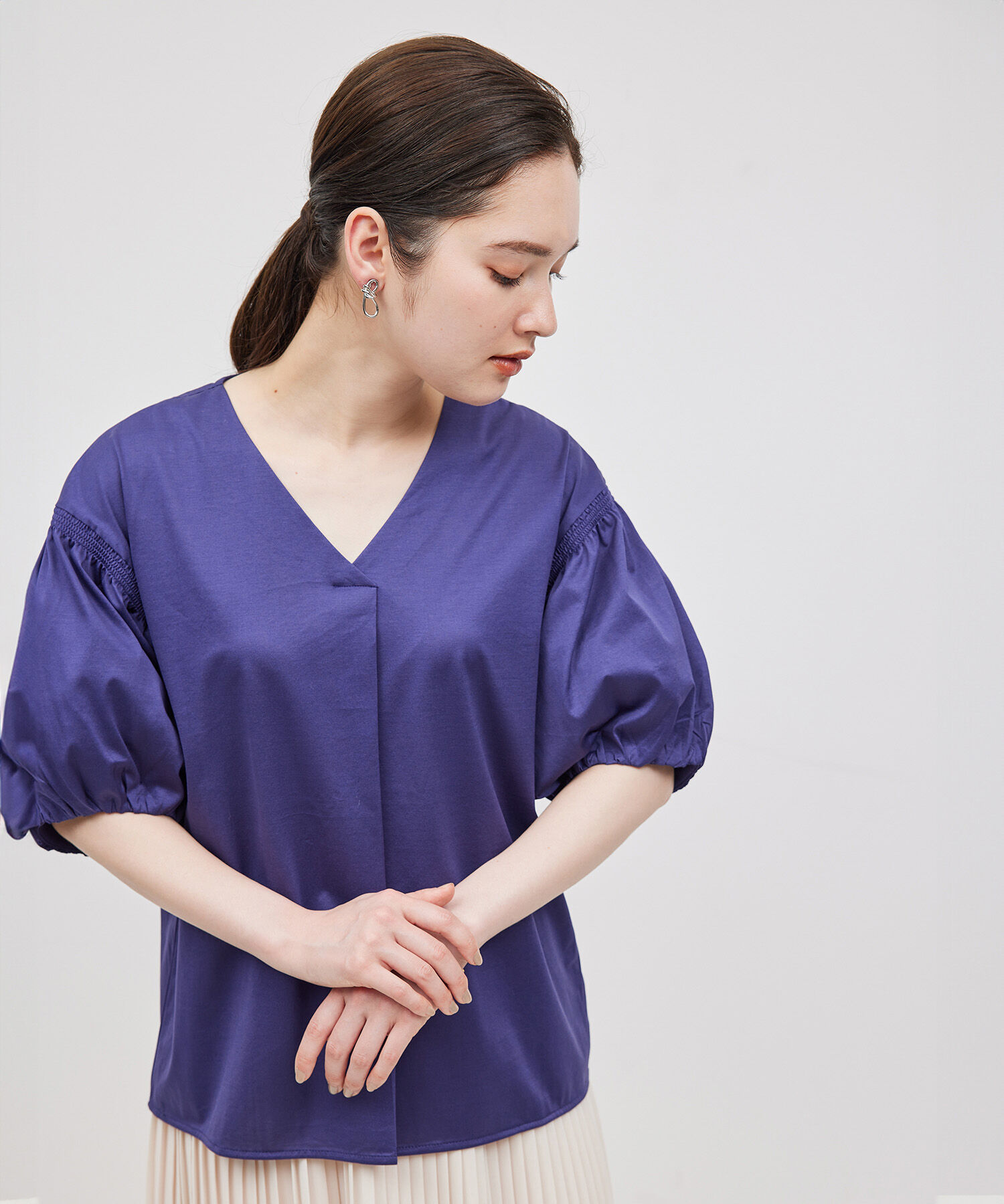 ROPE「【洗える】クリア天竺Vネック5分袖カットソー」|Tシャツ・カットソー|ブルー系(45)