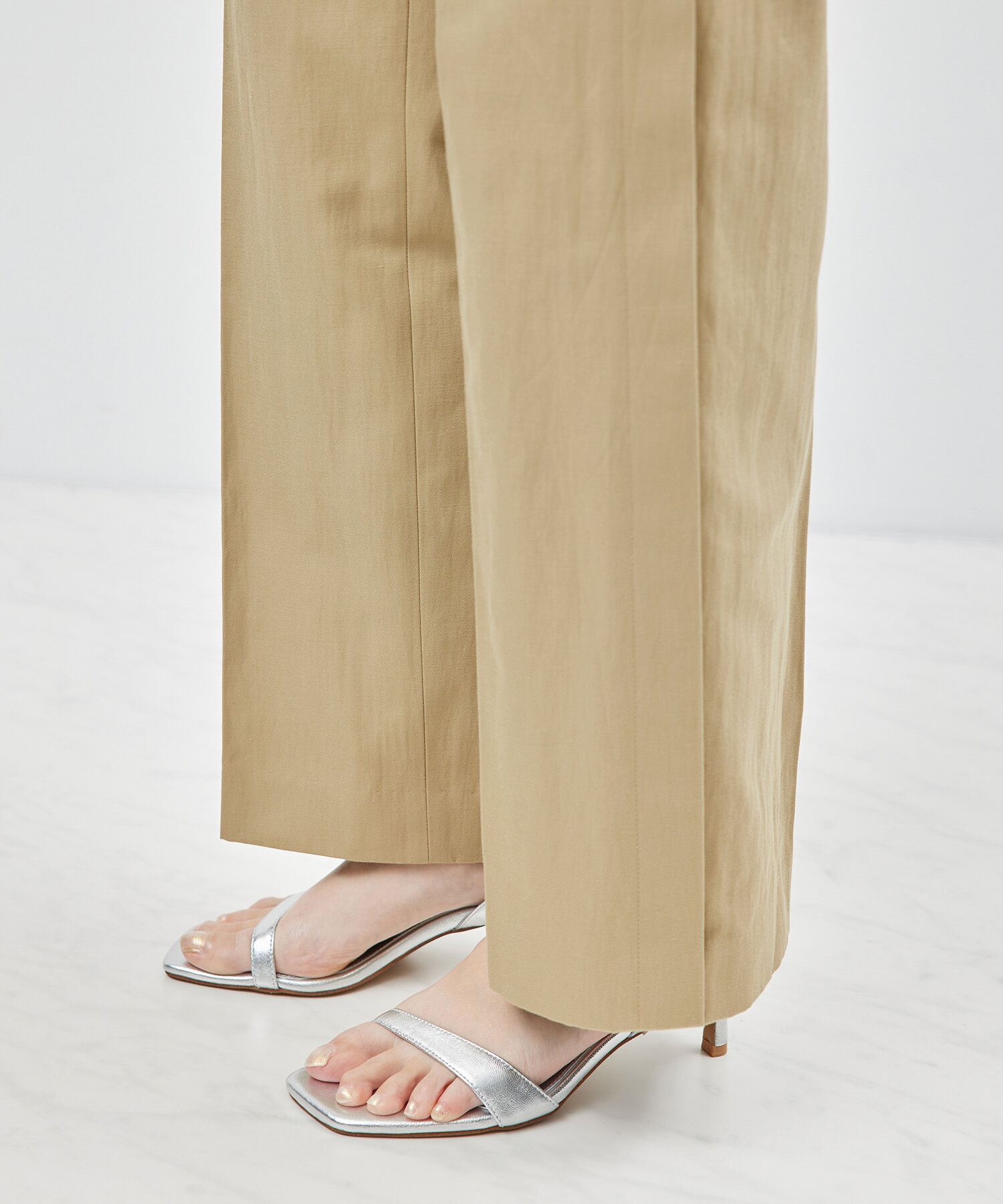 ROPE「サイドタックストレートパンツ【メディア掲載】」|その他|