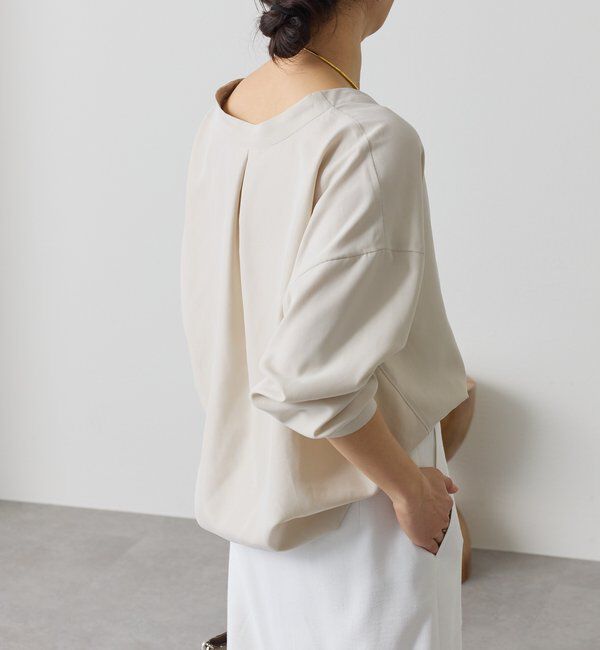  「【女性らしい抜け感】メタルボタンノーカラーブラウス」|シャツ・ブラウス|