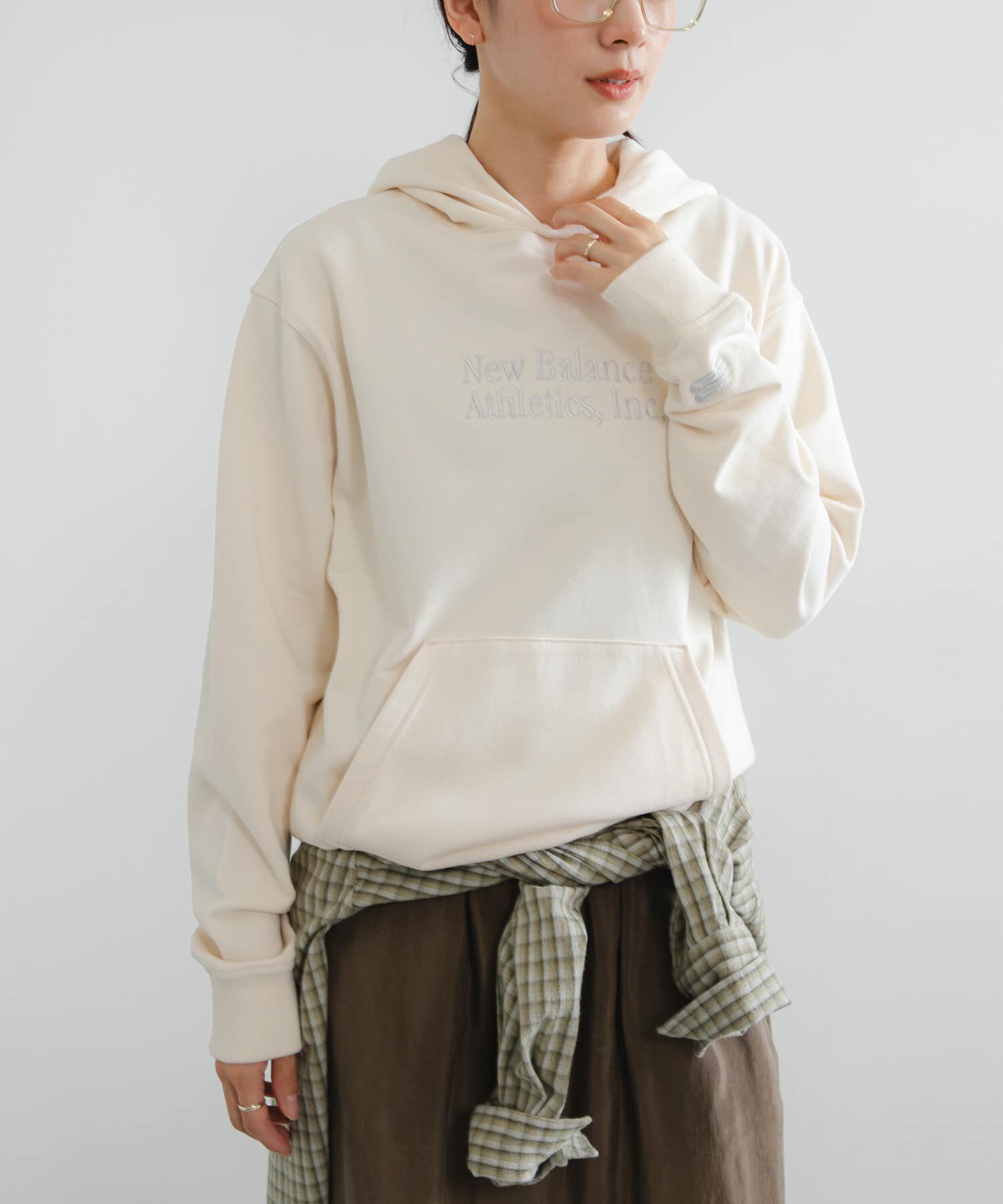 URBAN RESEARCH「NEW BALANCE　Athleticsクラシックスフーディ」|パーカー|ベージュ