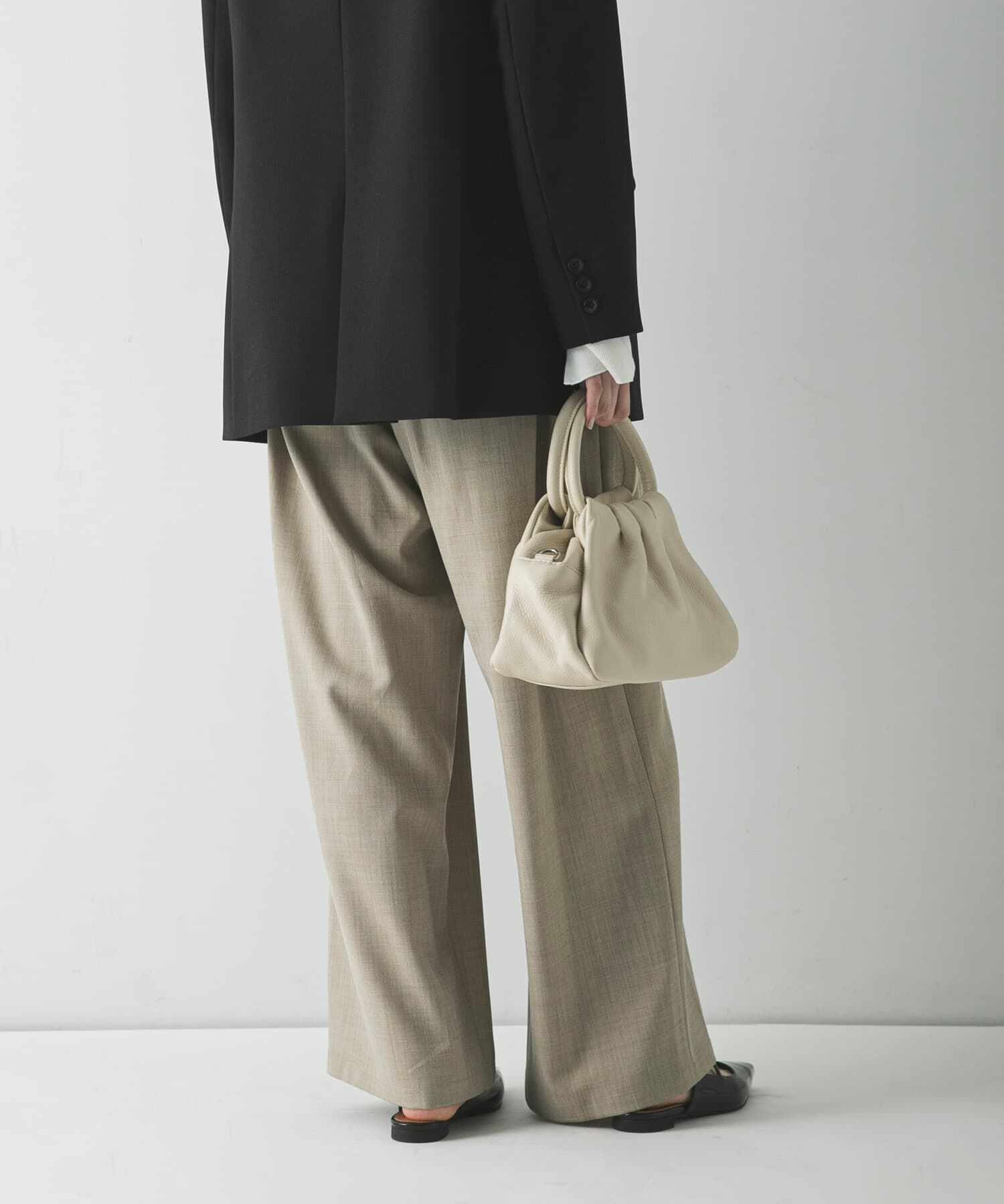 URBAN RESEARCH「『3サイズ展開』『イージーケア』タックギャザーストレートパンツ」|その他|