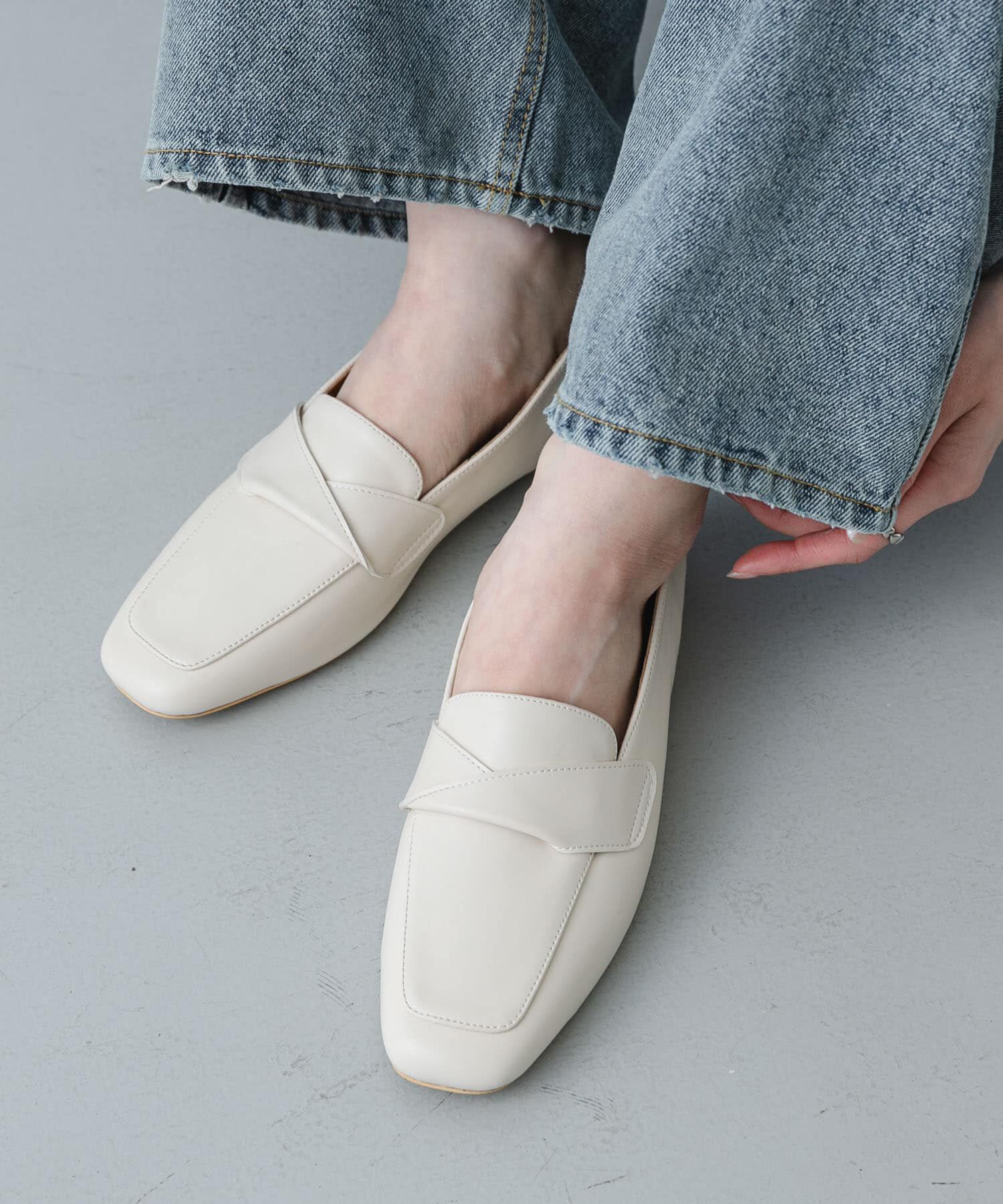 SENSE OF PLACE by URBAN RESEARCH「クロスベルトローファーパンプス」|ローファー|