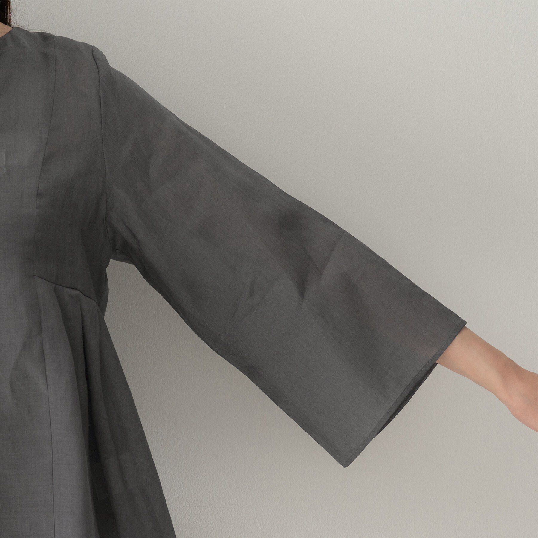 UNTITLED「ドライタッチキーネックブラウス」|シャツ・ブラウス|