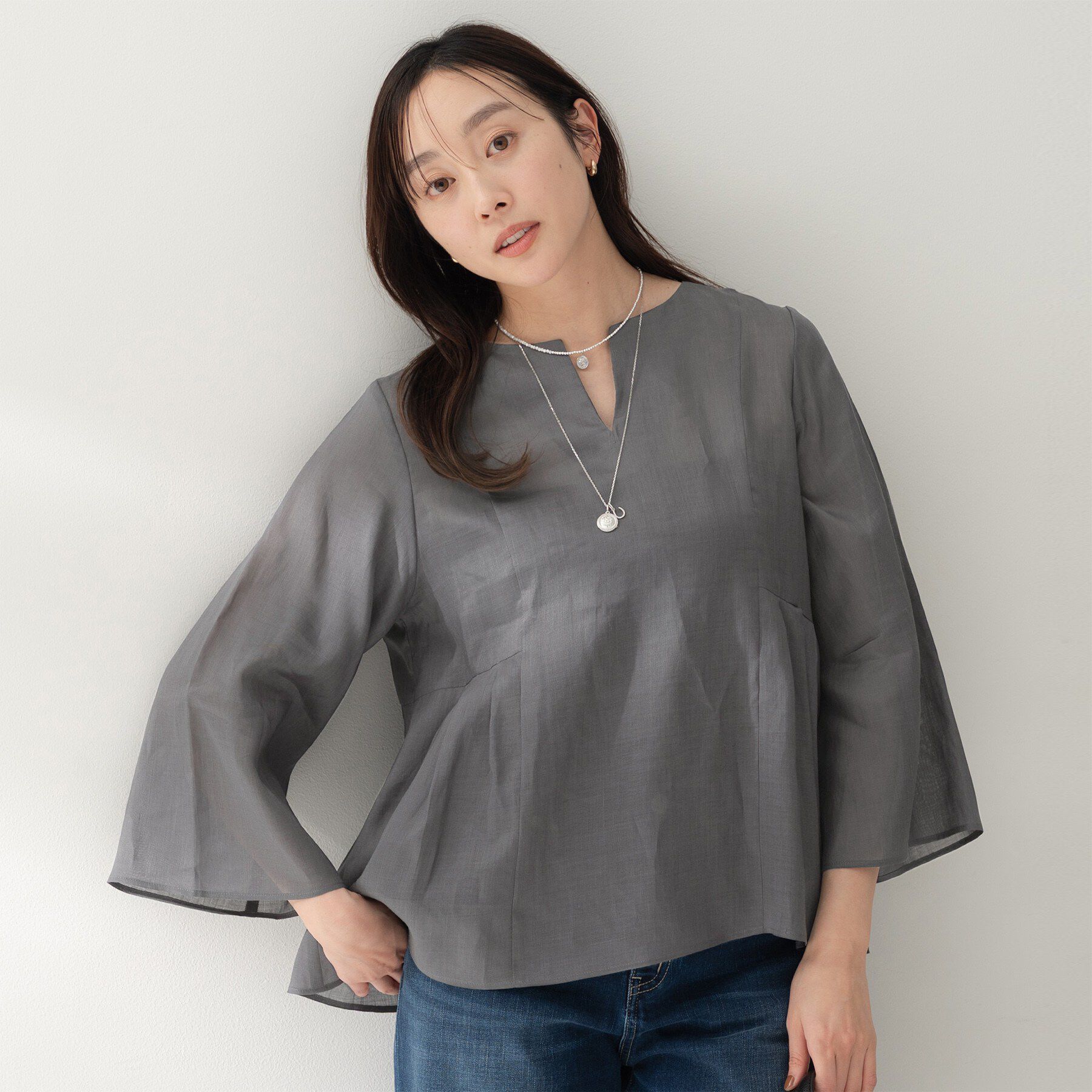 UNTITLED「ドライタッチキーネックブラウス」|シャツ・ブラウス|