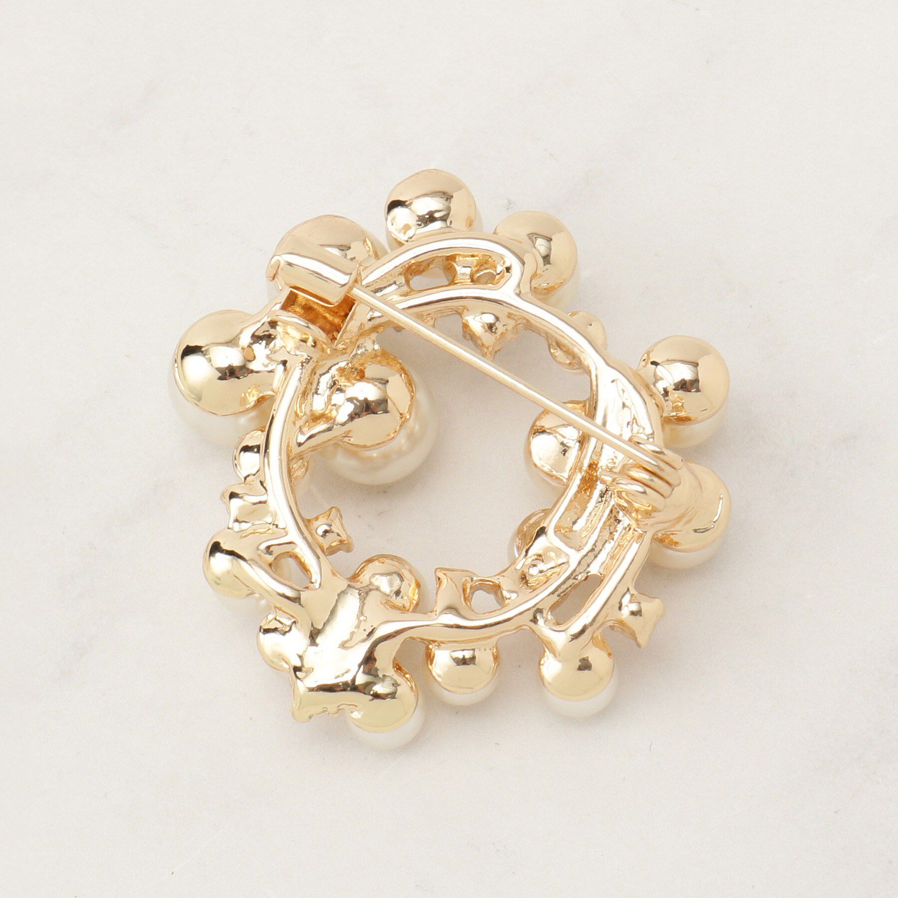 grove「ラウンドパール調ブローチ」|ブローチ・コサージュ|