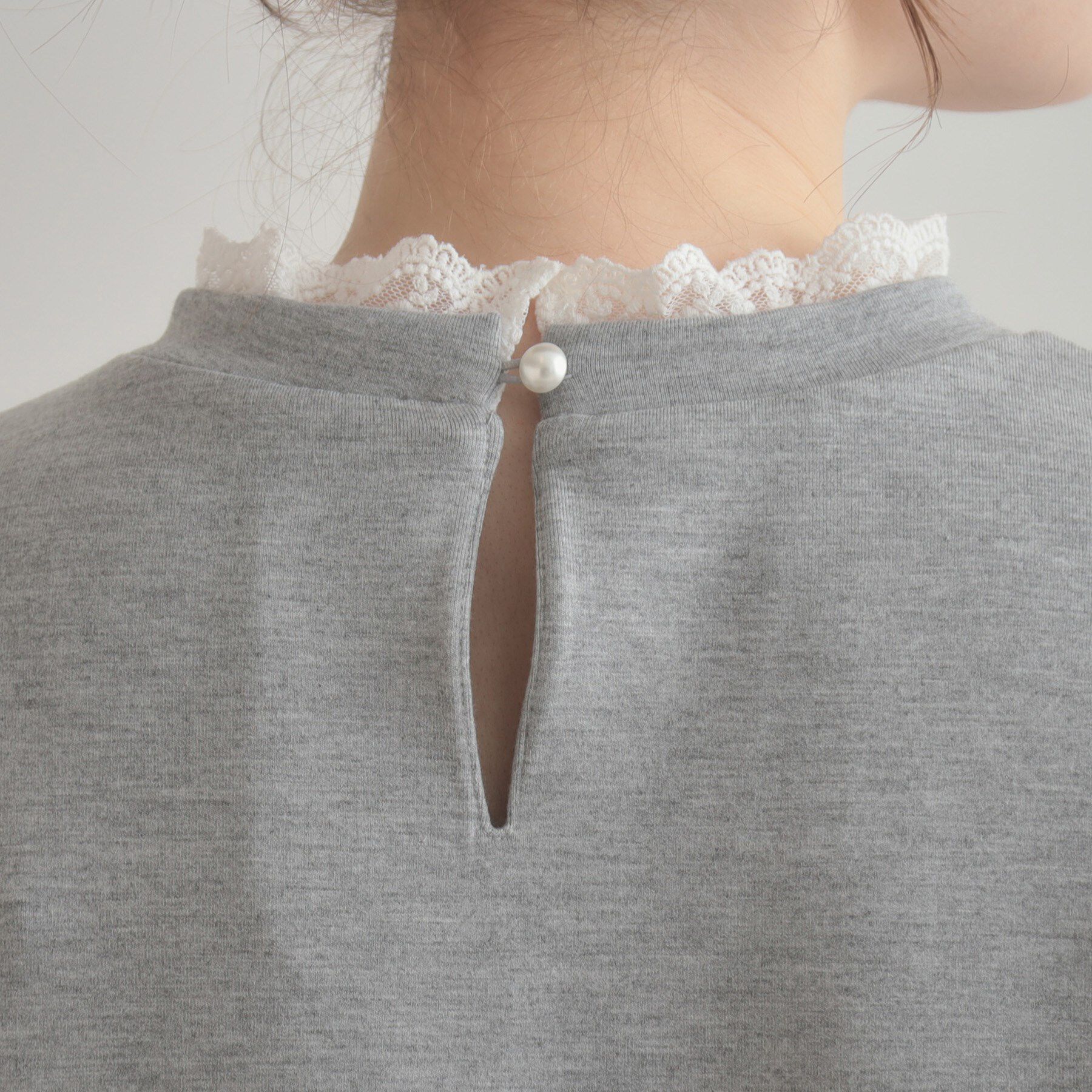 Couture broach「【大人可愛い・きれいめ】フリルデザインダンボールプルオーバー」|Tシャツ・カットソー|