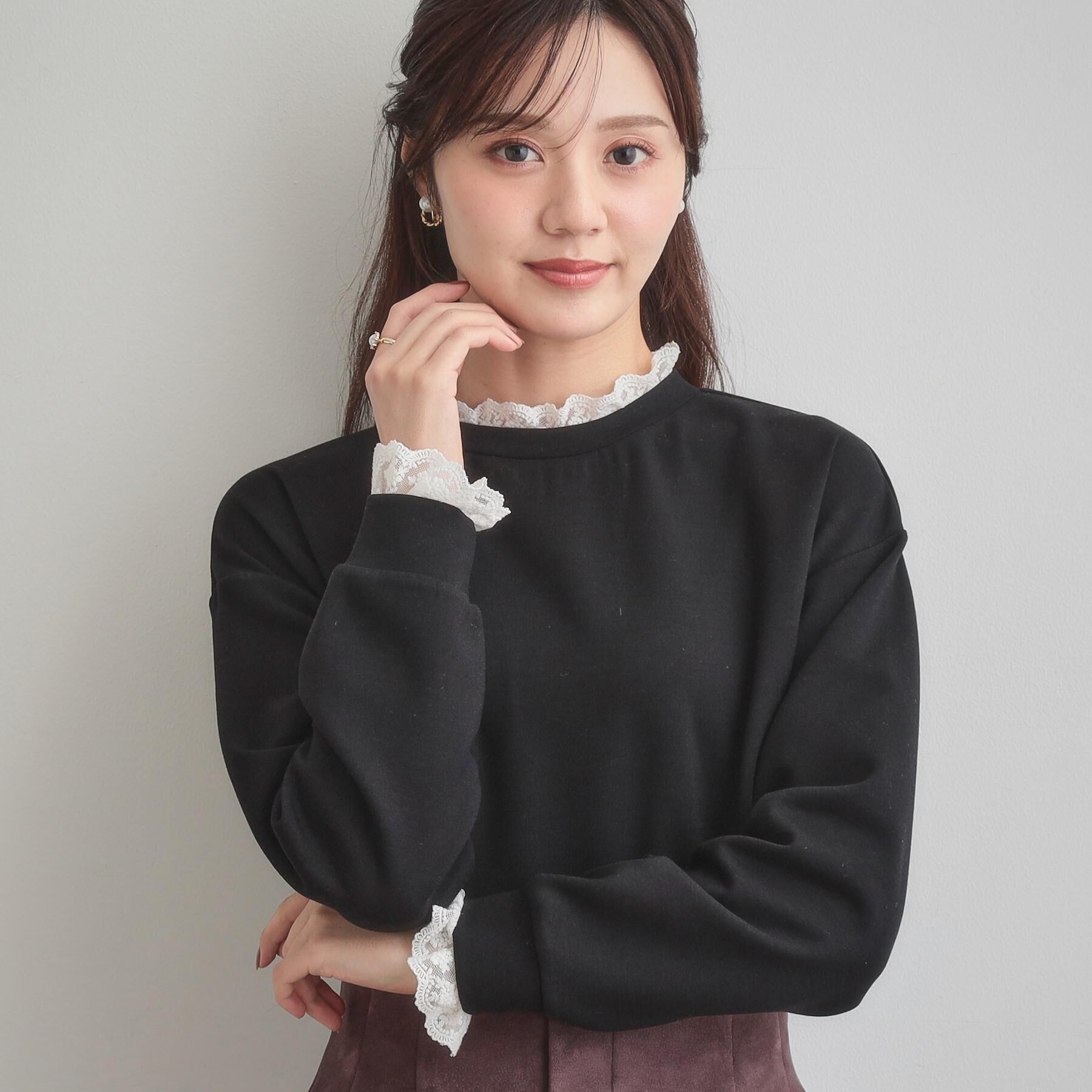 Couture broach「【大人可愛い・きれいめ】フリルデザインダンボールプルオーバー」|Tシャツ・カットソー|ブラック(019)