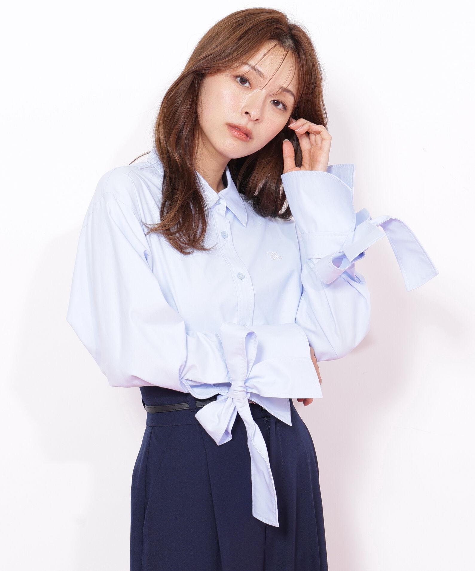  「アイコニック袖リボンブラウス」|シャツ・ブラウス|ブルー