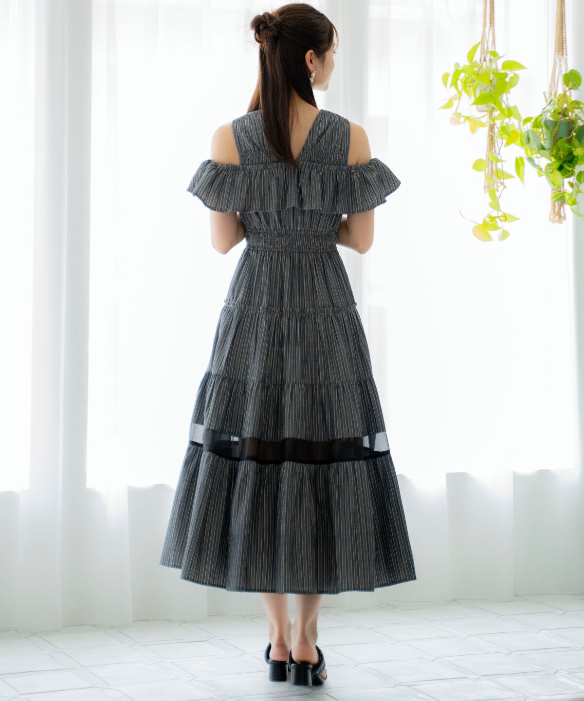 アンドクチュール「シアーティアードオープンショルダーワンピース」|ワンピース|