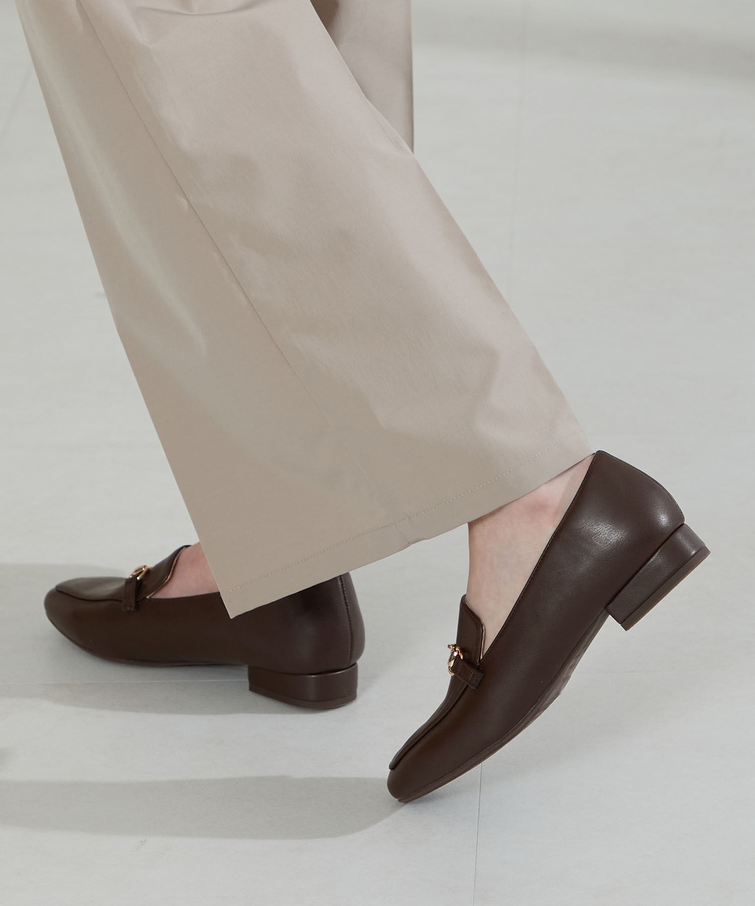 ORiental TRaffic「【跳べるパンプス/シリーズ累計１５０万足突破】スクエアトゥ ビット モチーフ  ローファー /R-3210」|パンプス|