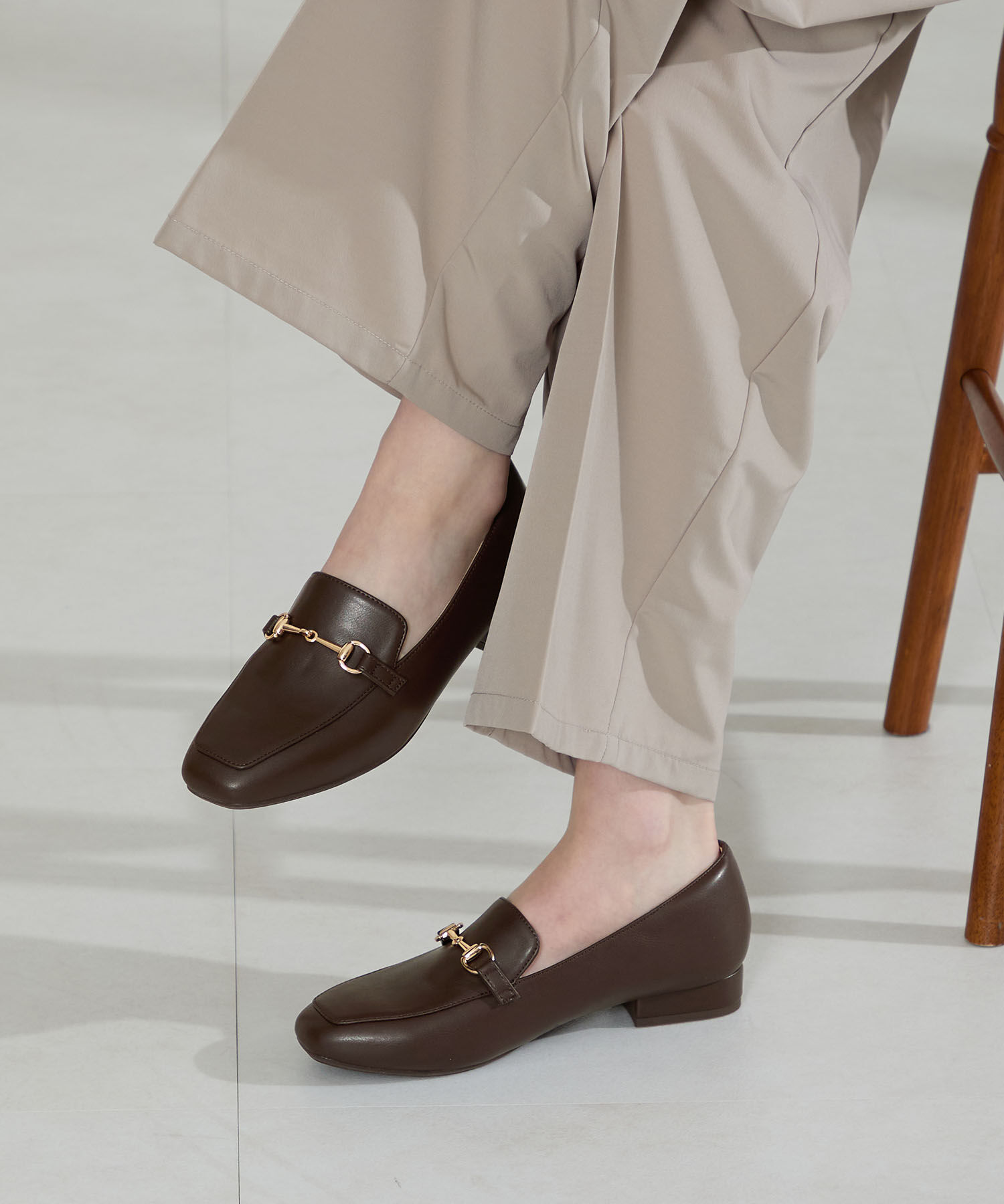 ORiental TRaffic「【跳べるパンプス/シリーズ累計１５０万足突破】スクエアトゥ ビット モチーフ  ローファー /R-3210」|パンプス|