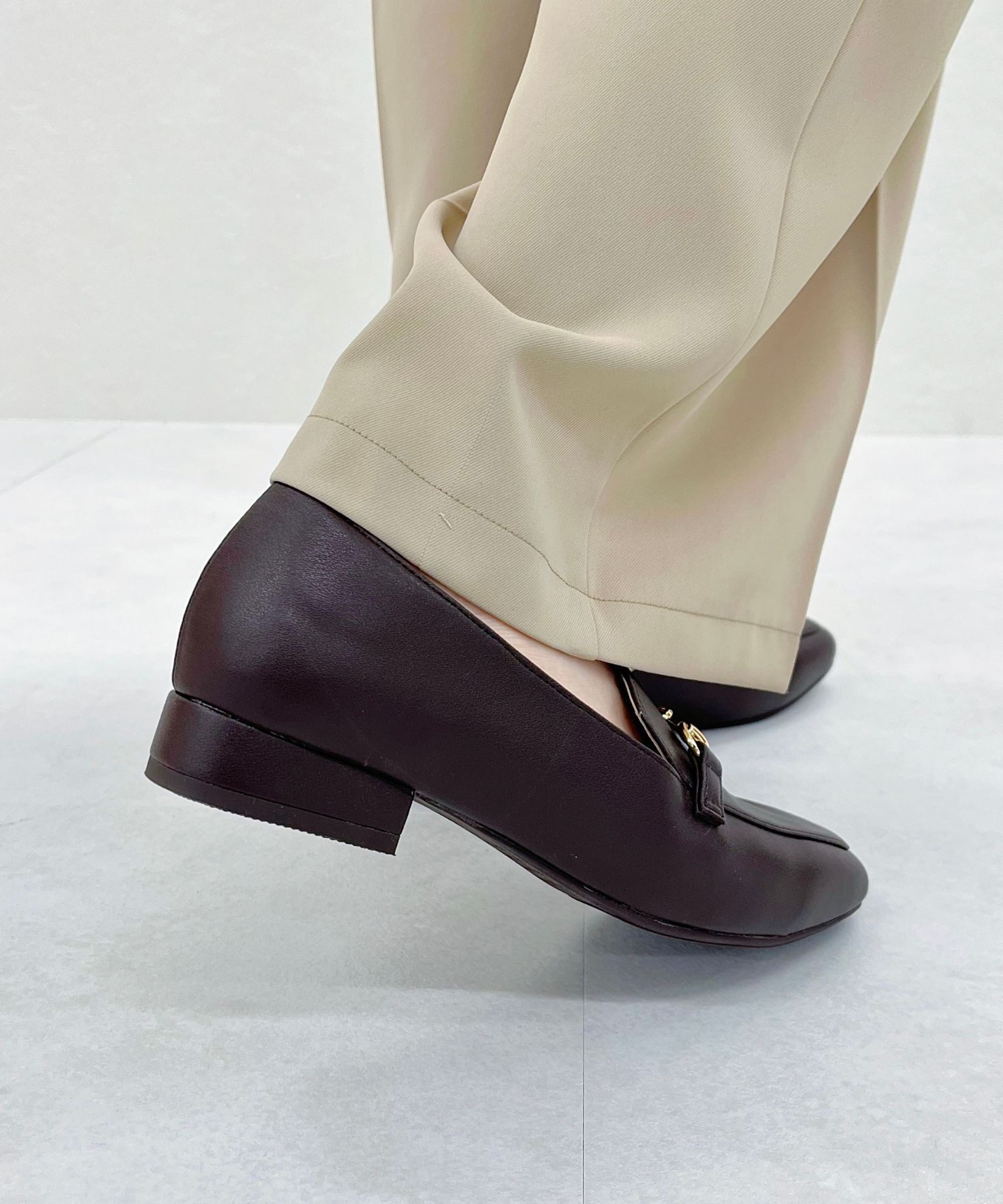 ORiental TRaffic「【跳べるパンプス/シリーズ累計１５０万足突破】スクエアトゥ ビット モチーフ  ローファー /R-3210」|パンプス|