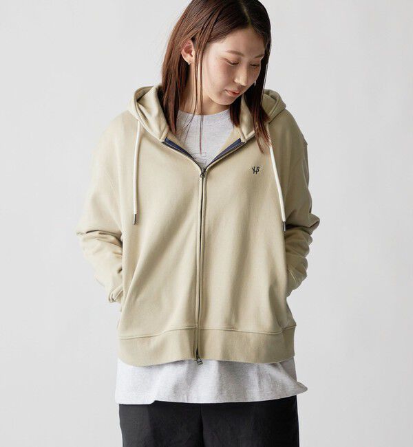 SHIPS「【WEB限定】SHIPS: クロップド ワイド ワンポイント ロゴ ジップアップ フーディー」|パーカー|ベージュ