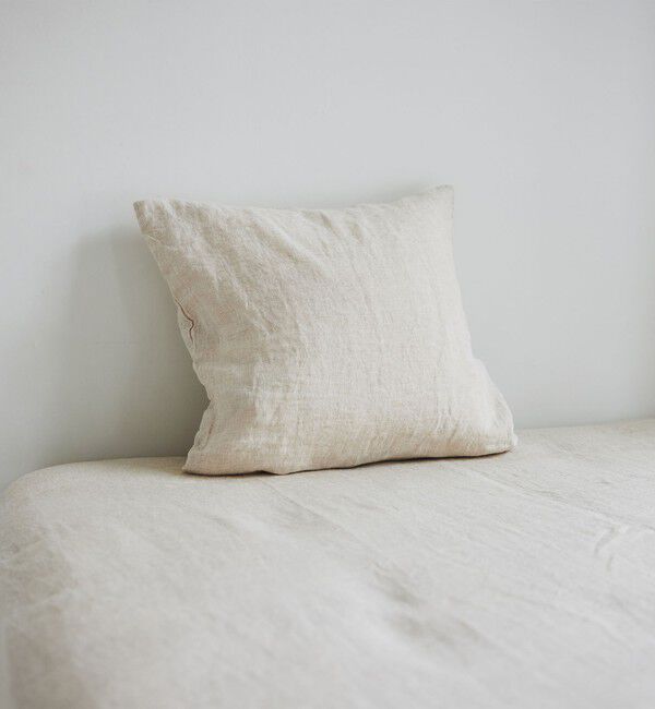 TOMORROWLAND HOME「プレーンリネン クッションカバー（45cm &times; 45cm）」|クッション・クッションカバー|
