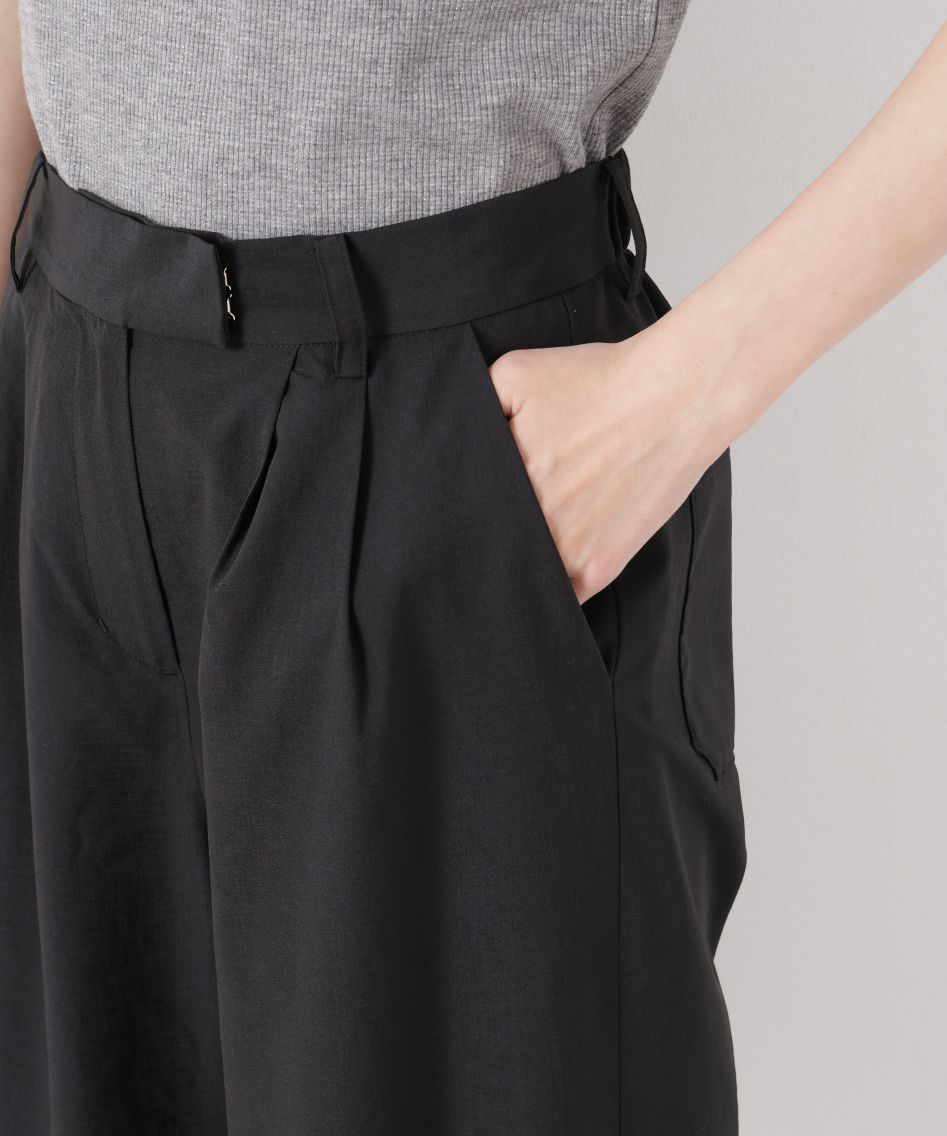 nano･universe「ソフトシアーツータックワイドパンツ(セットアップ可)」|チノ|