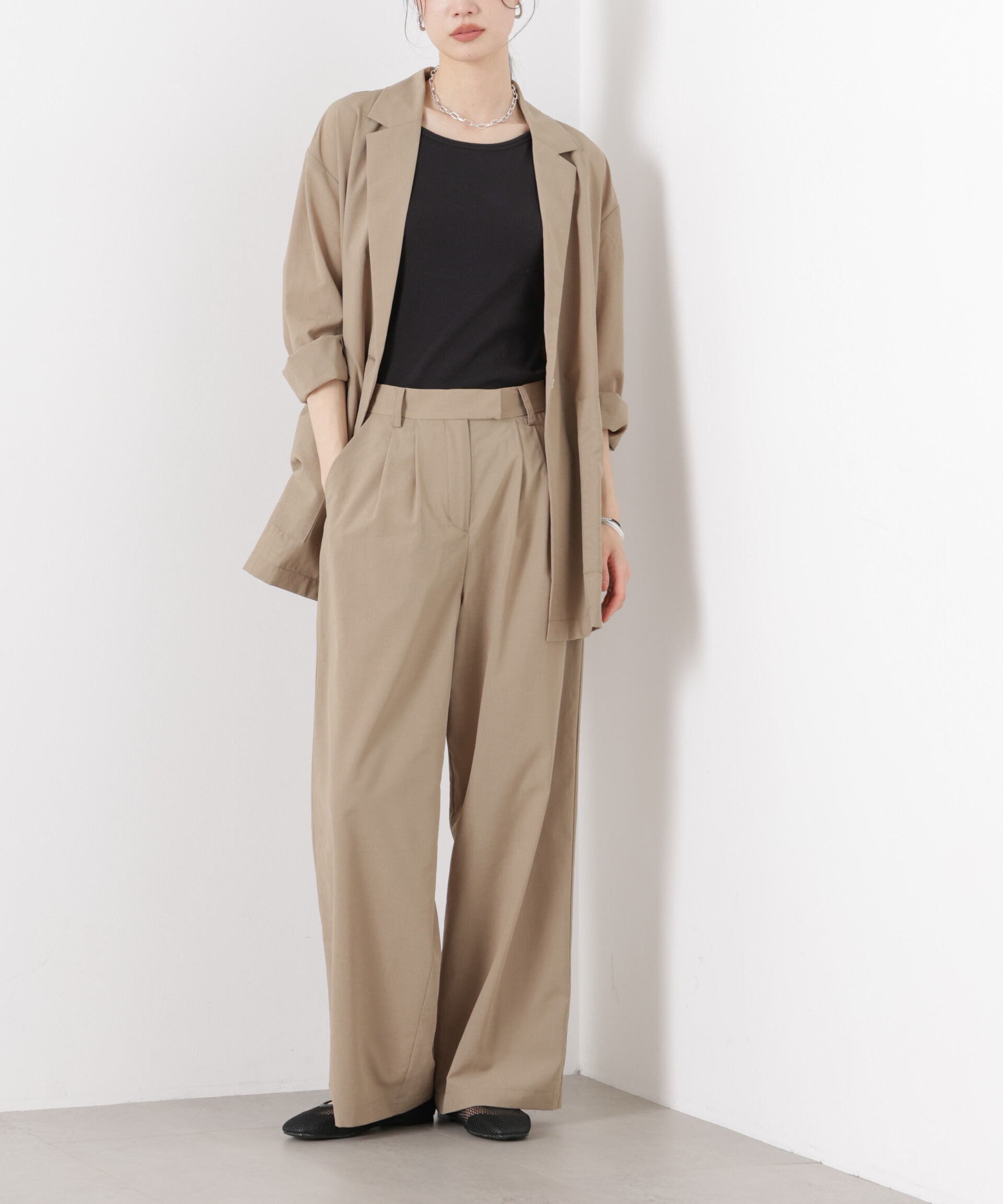 nano･universe「ソフトシアーツータックワイドパンツ(セットアップ可)」|チノ|ベージュ