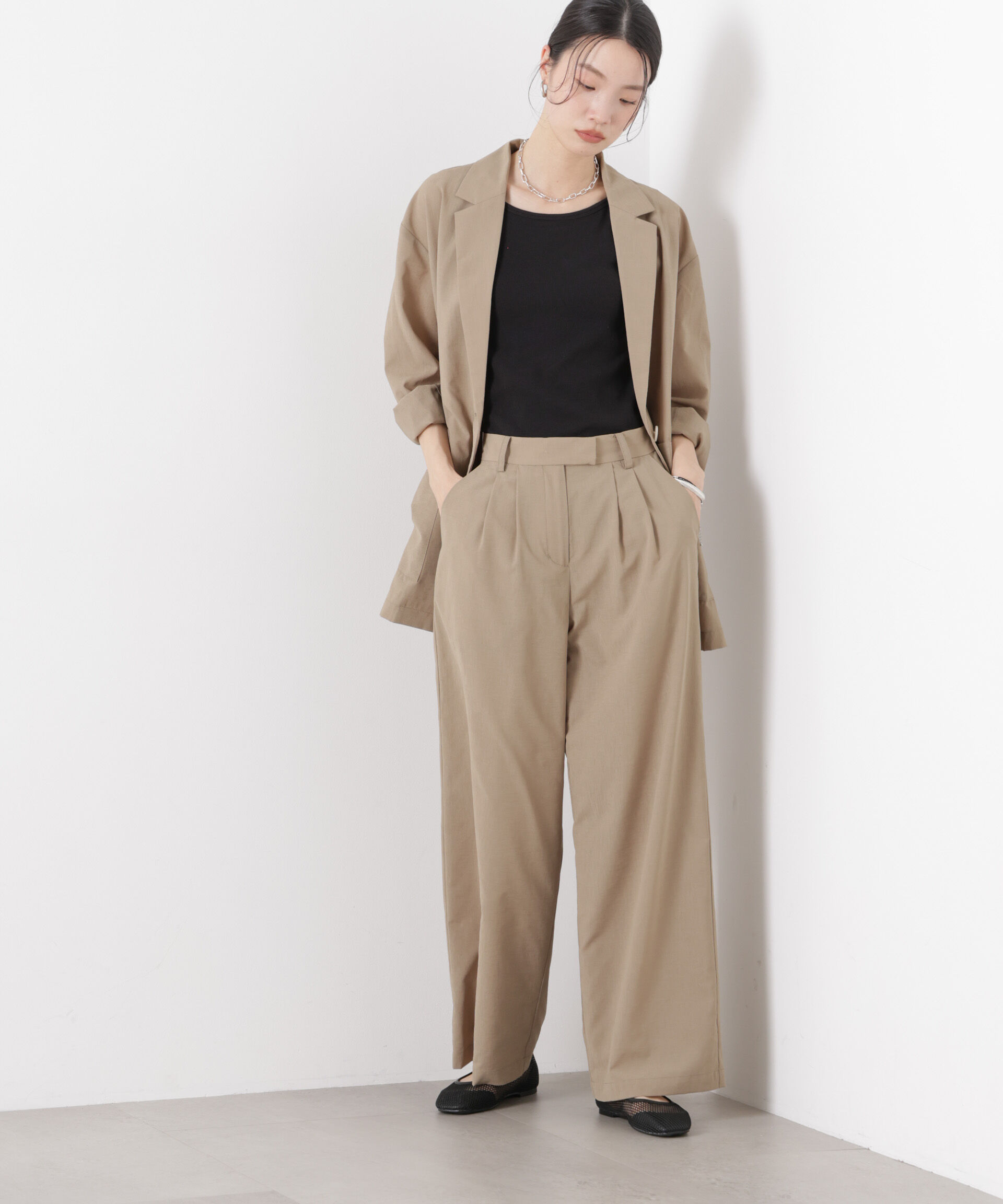 nano･universe「ソフトシアーツータックワイドパンツ(セットアップ可)」|チノ|