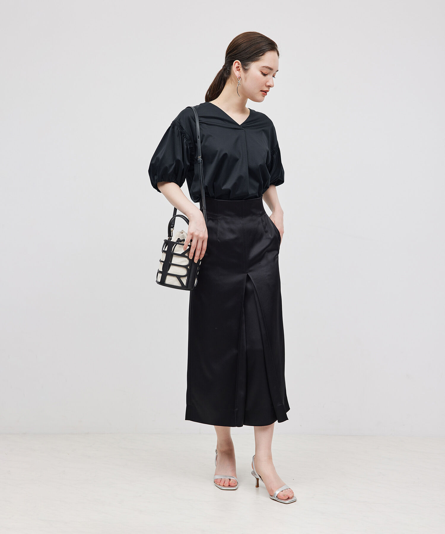 ROPE「【洗える】クリア天竺Vネック5分袖カットソー」|Tシャツ・カットソー|