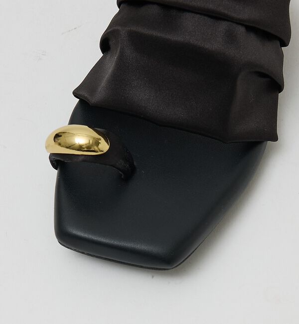 AU BANNISTER「【ストレッチサテン】サムメタルサンダル【予約】」|サンダル|