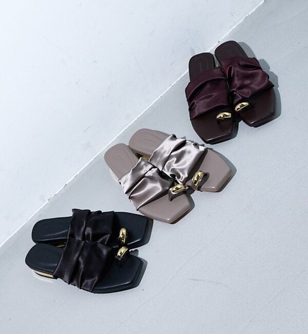 AU BANNISTER「【ストレッチサテン】サムメタルサンダル【予約】」|サンダル|