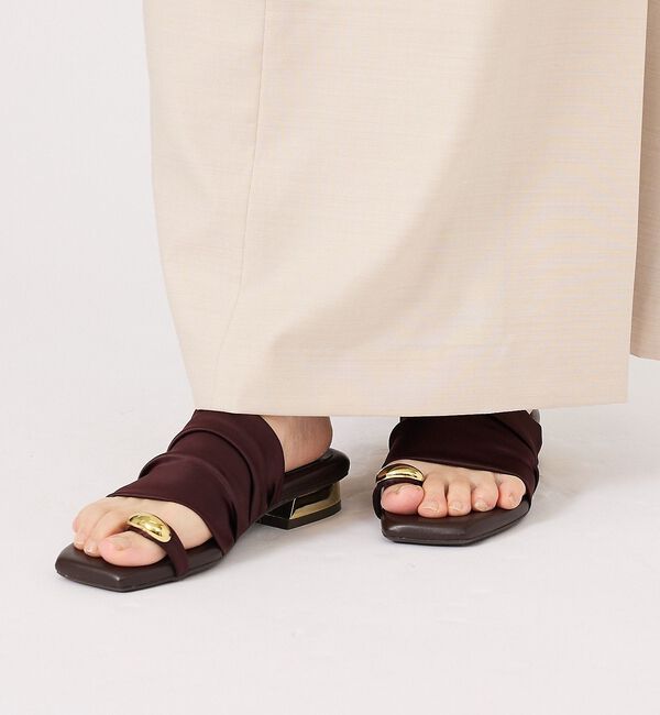 AU BANNISTER「【ストレッチサテン】サムメタルサンダル【予約】」|サンダル|