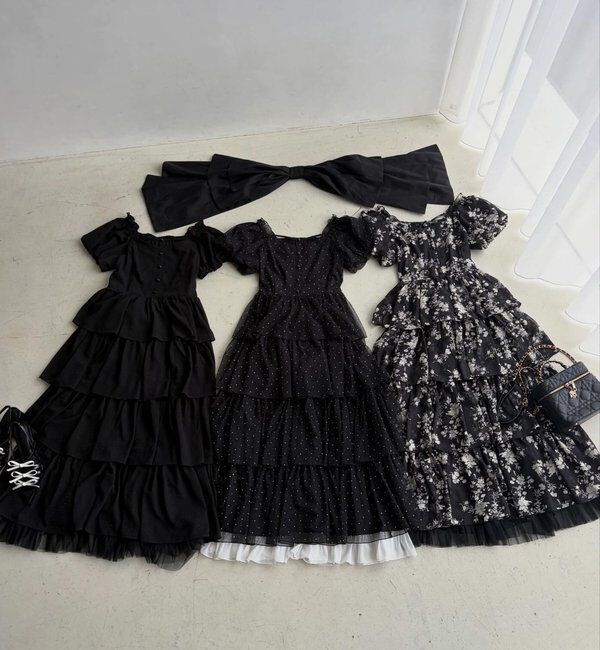  「【Black Ribbon Collection】バックリボンティアードワンピ」|ワンピース|