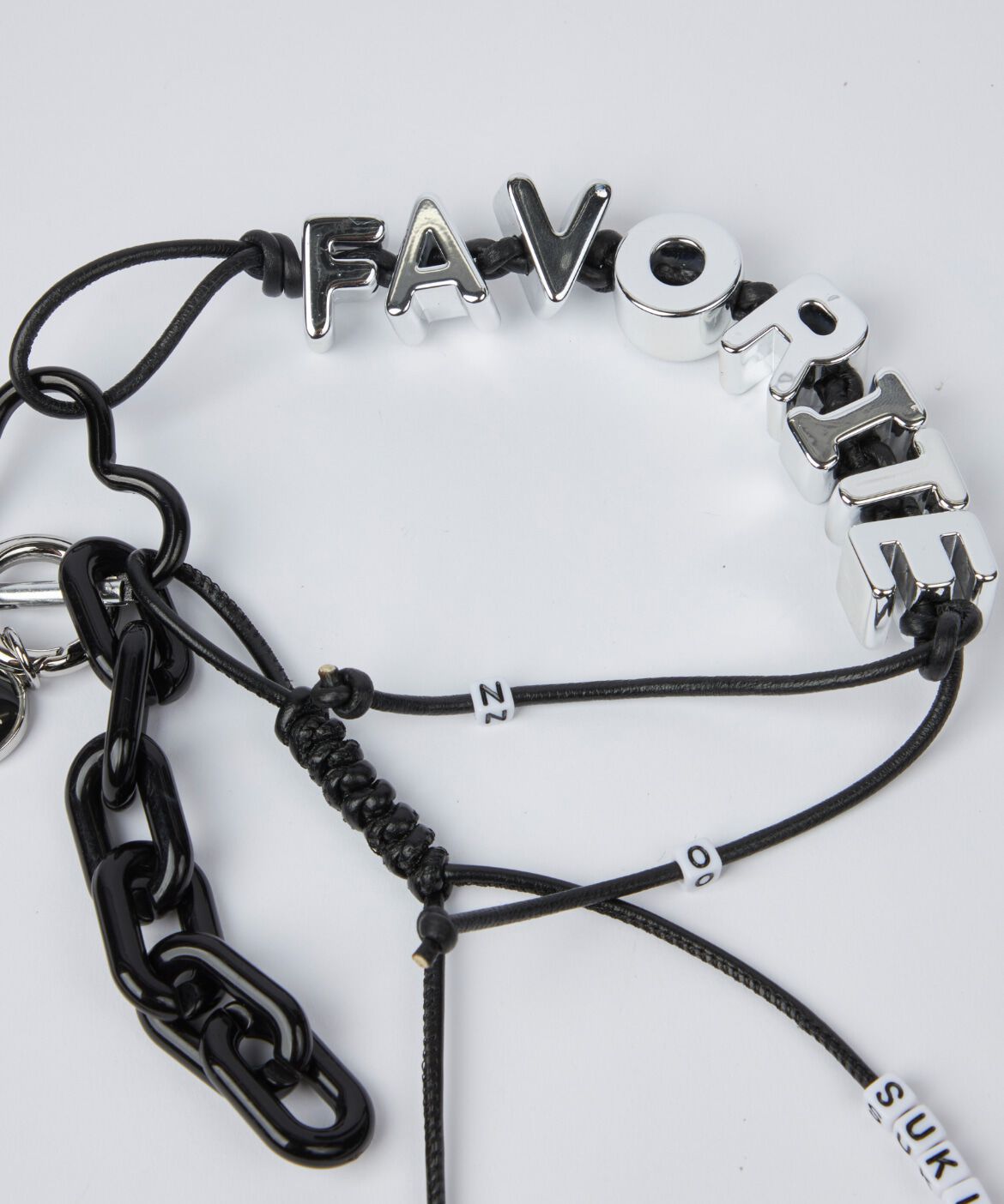 FAVORITE SUKINAMONO「《FAVORITE別注》ロゴカラビナチャーム《WUHAUS》」|チャーム・キーホルダー|