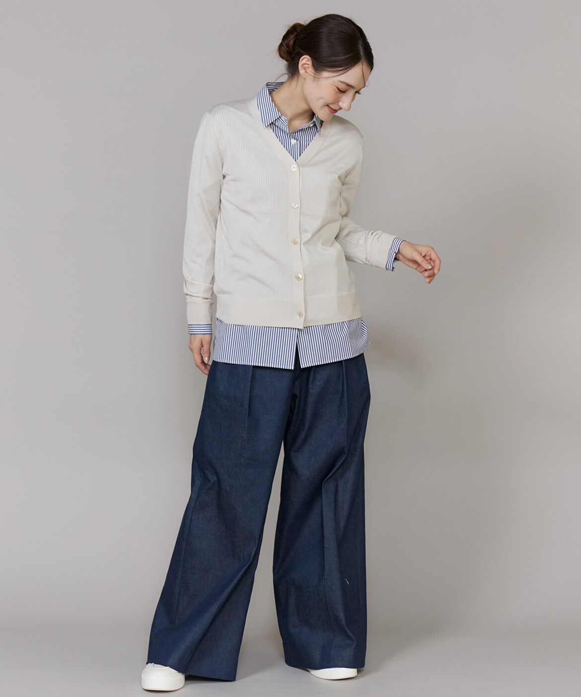 INED「《CONTESSA》シルクカシミヤVネックカーディガン」|カーディガン|