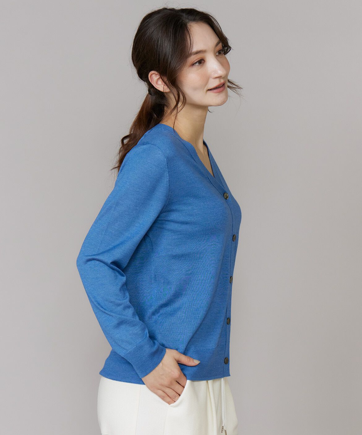 INED「《CONTESSA》シルクカシミヤVネックカーディガン」|カーディガン|