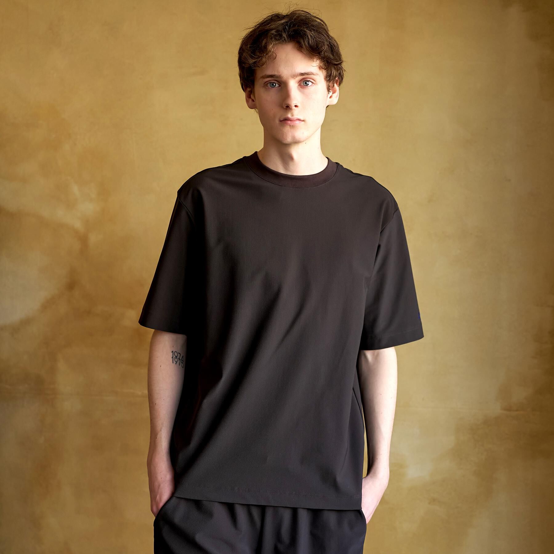 DRESSTERIOR「AIRTOOL クルーネックTシャツ」|Tシャツ・カットソー|ブラウン(043)