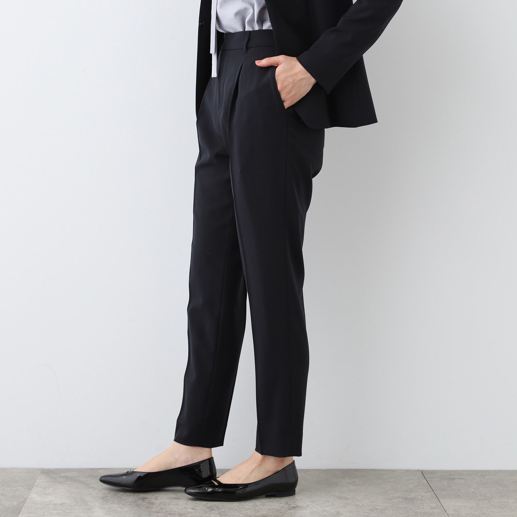 INDIVI「【洗える／UVケア／スーツ】ストレッチタックテーパードパンツ」|その他|