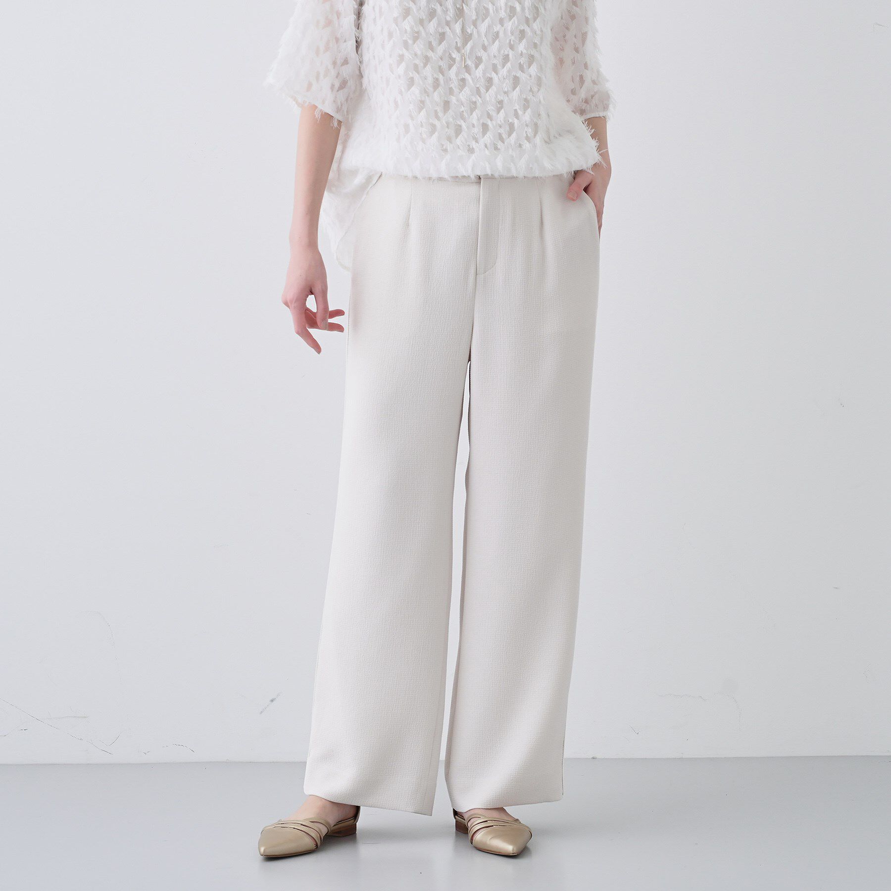 INDIVI「【洗える】サイドライン ストレートパンツ」|その他|アイボリー(004)