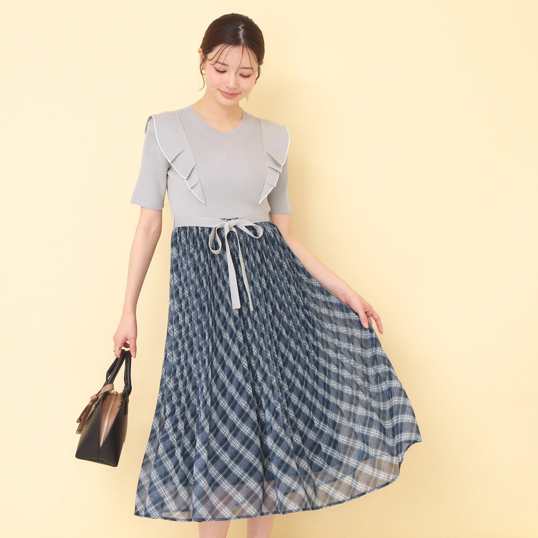index「チェックプリーツドッキングニットワンピース【洗濯機OK】」|ワンピース|サックスブルー(09