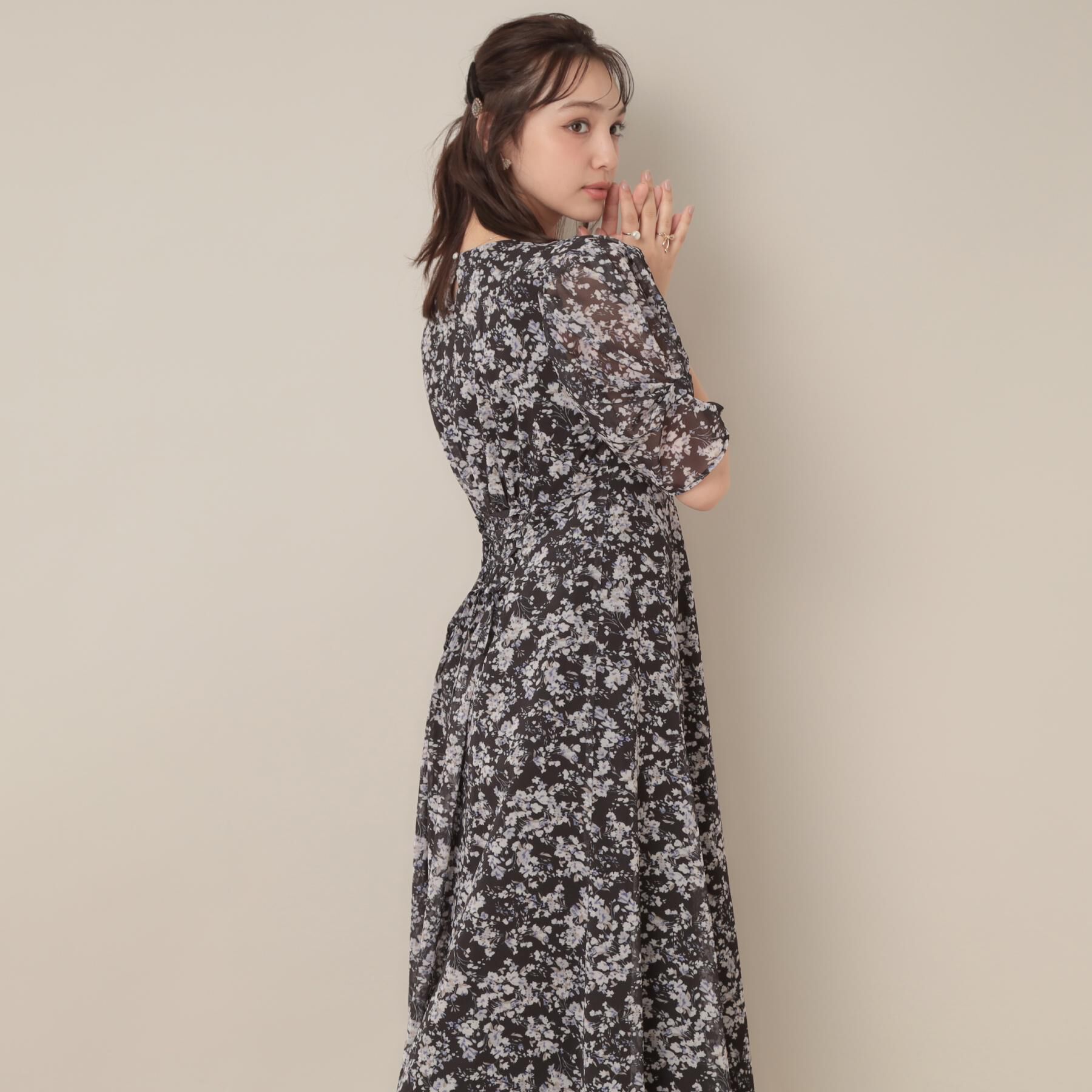 Couture broach「【一枚で着映える・通勤】Vネックフラワーワンピース」|ワンピース|