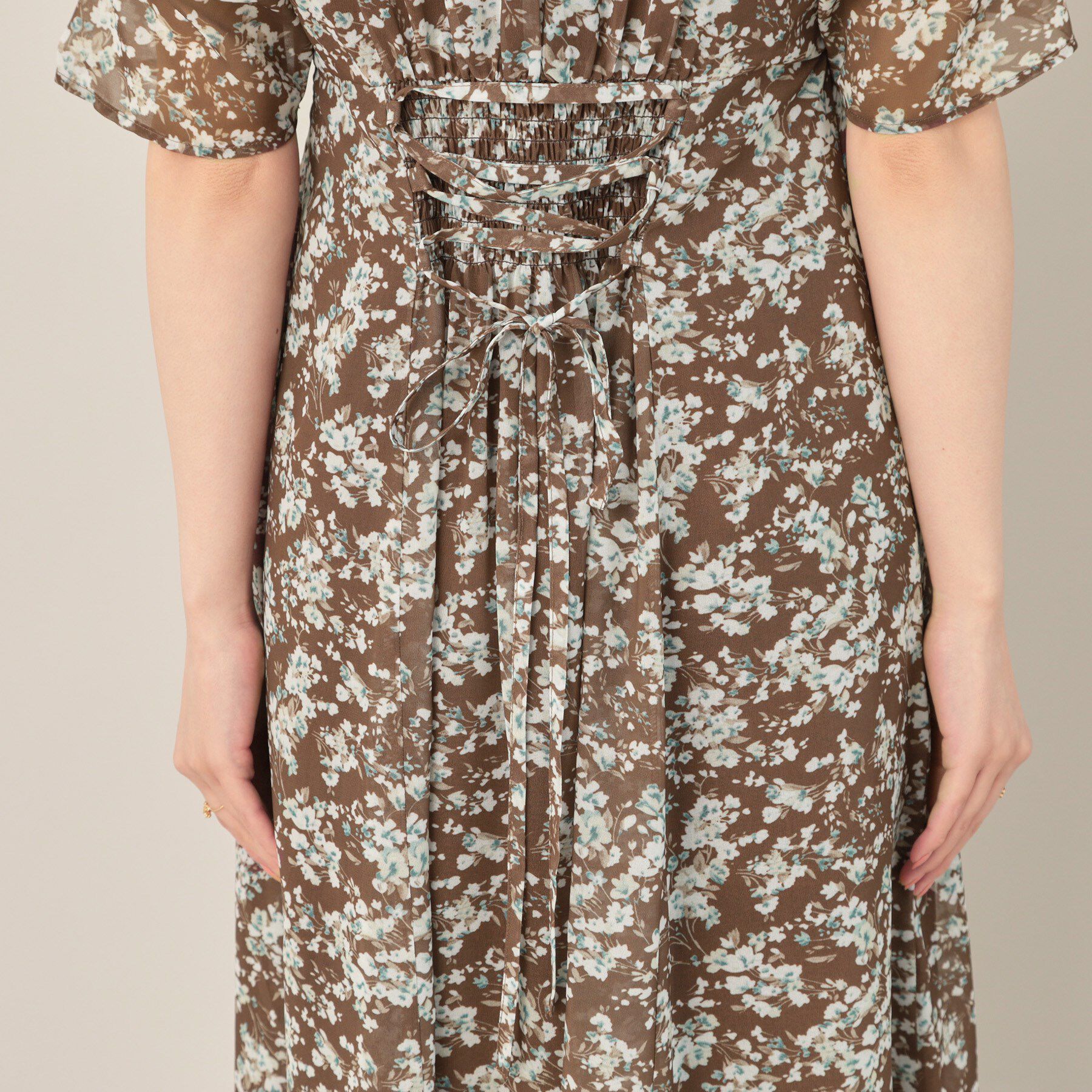 Couture broach「【一枚で着映える・通勤】Vネックフラワーワンピース」|ワンピース|