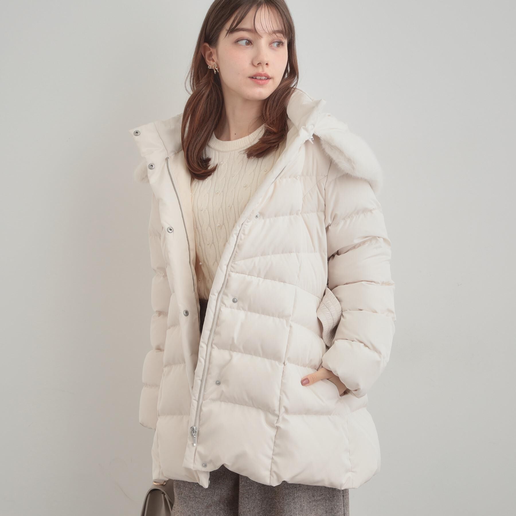 Couture broach「【2WAY・ベルト付き】フードフェイクファー ミドル丈ダウンコート」|ダウン|