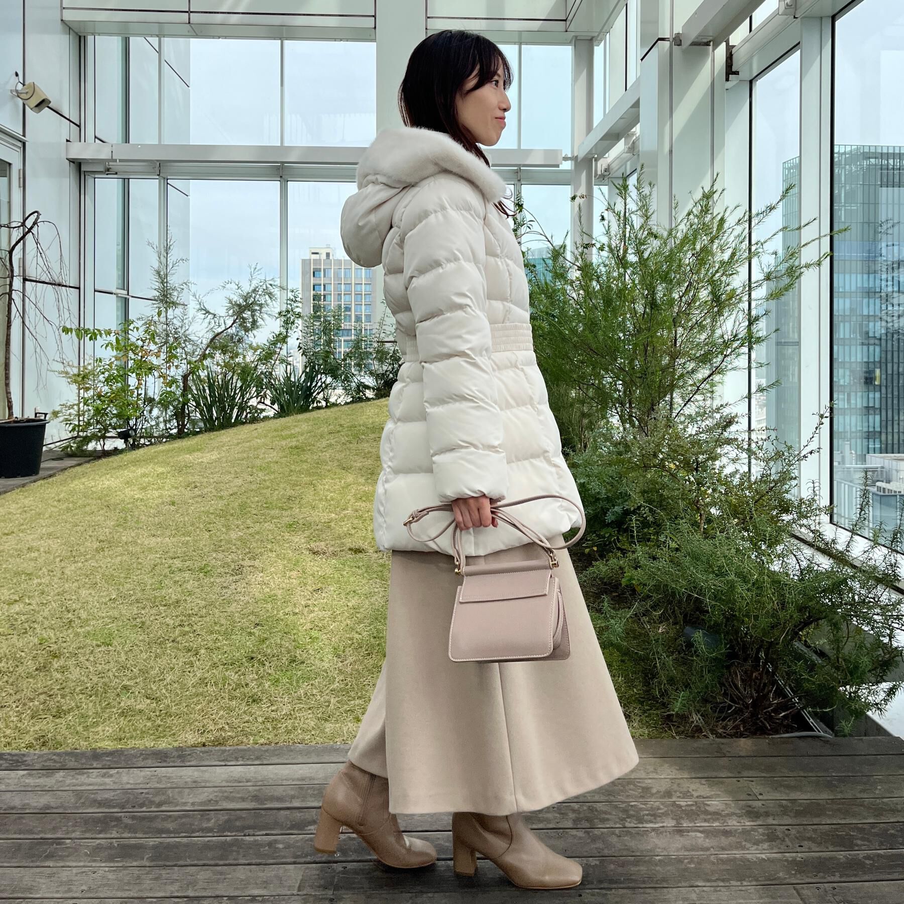 Couture broach「【2WAY・ベルト付き】フードフェイクファー ミドル丈ダウンコート」|ダウン|