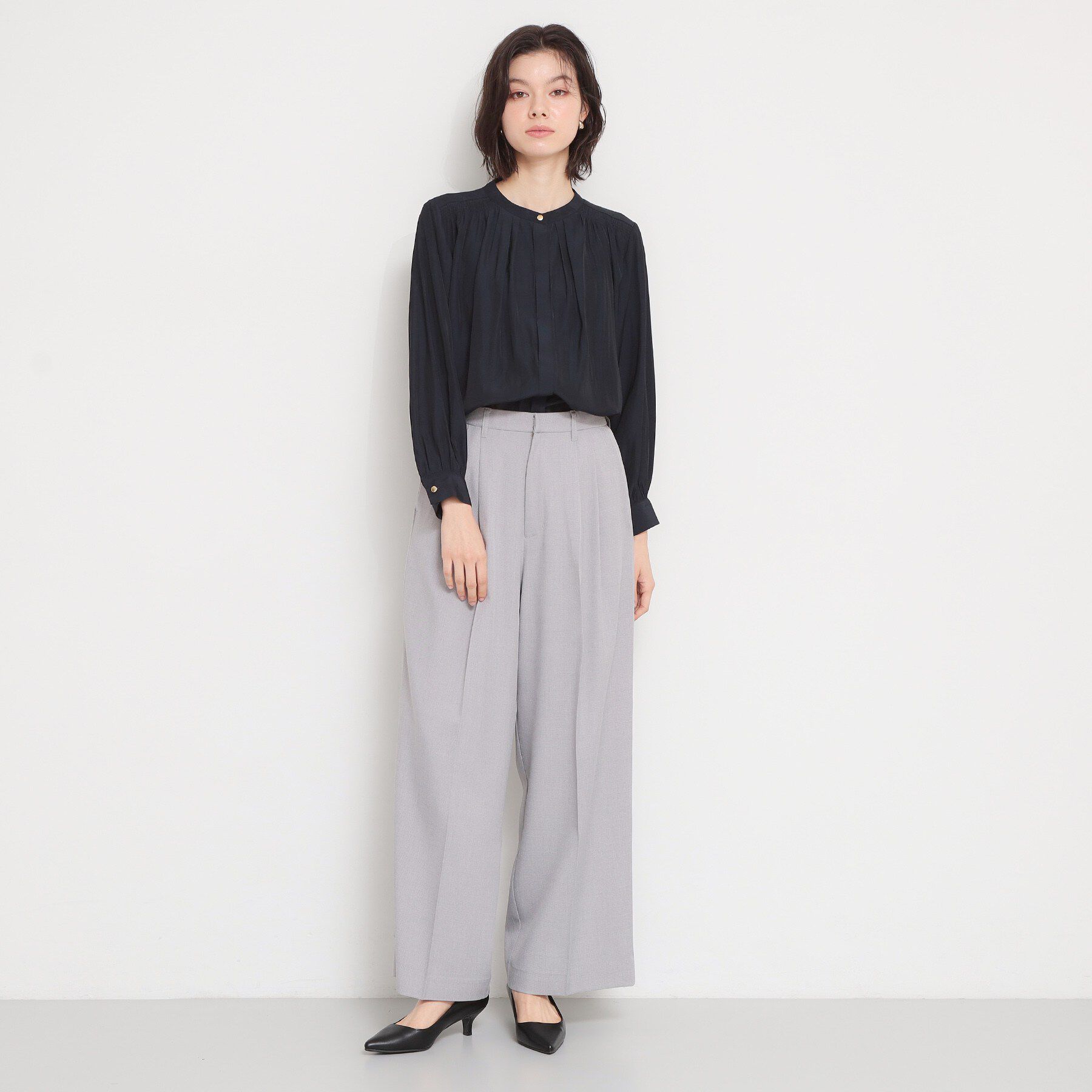 THE SHOP TK「【通勤スタイルに】ヴィンテージサテンギャザーブラウス」|シャツ・ブラウス|