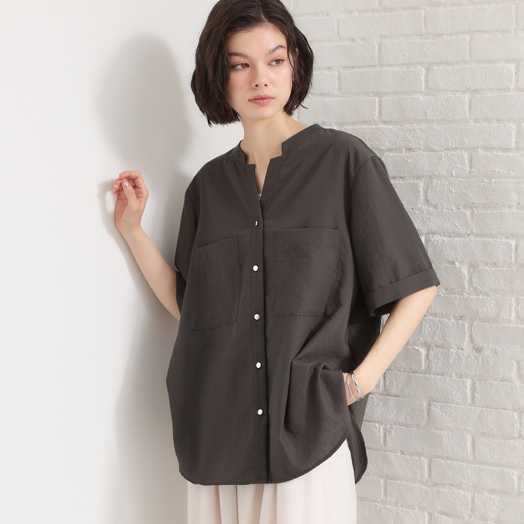 THE SHOP TK「【二の腕カバー】ダブルポケット金ボタン 5分袖シャツ」|シャツ・ブラウス|