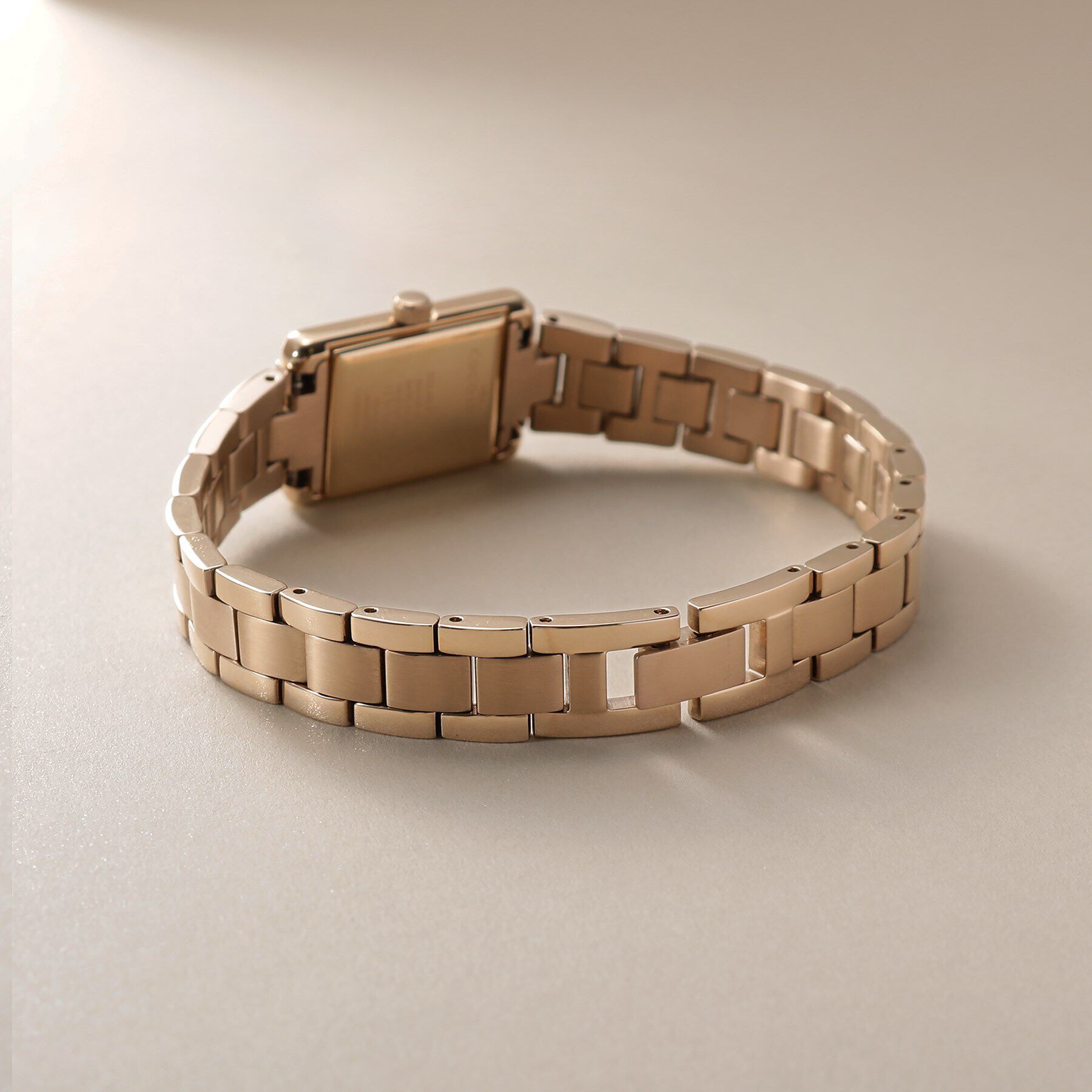 COCOSHNIK「RGスクエアメタルバンド ウォッチ（ベージュ旭光ダイヤモンド）」|腕時計|