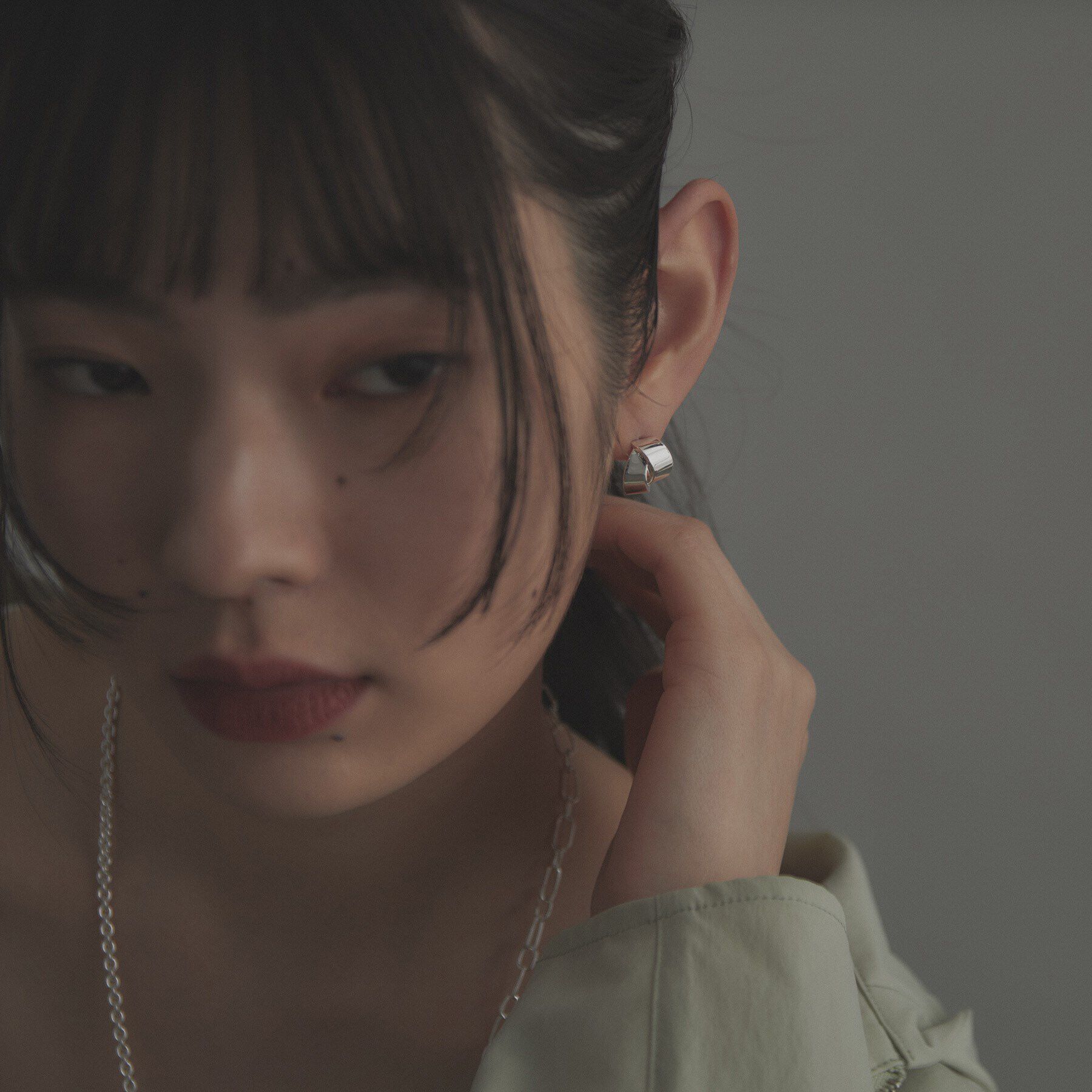 COCOSHNIK ONKITSCH「シルバー フォールディングピアス オーバーラップ」|ピアス|