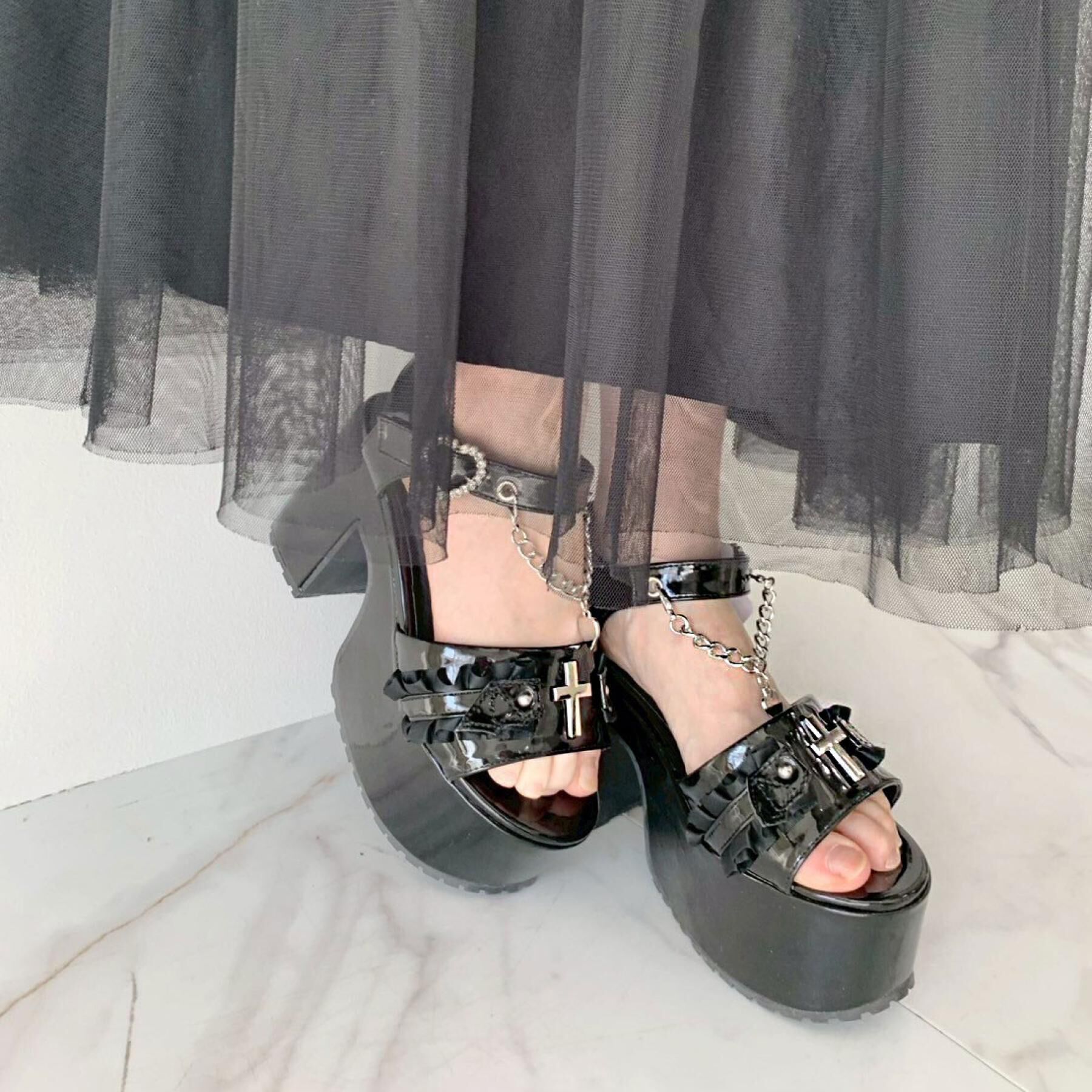 csT&P「厚底ハートチェ―ン付き十字架サンダル」|サンダル|