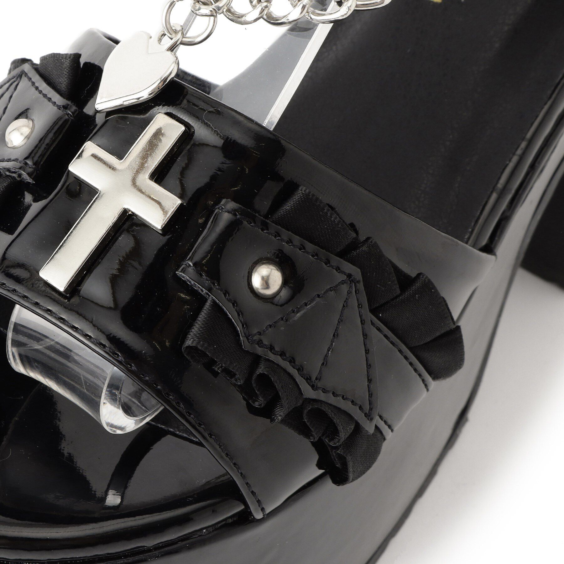 csT&P「厚底ハートチェ―ン付き十字架サンダル」|サンダル|