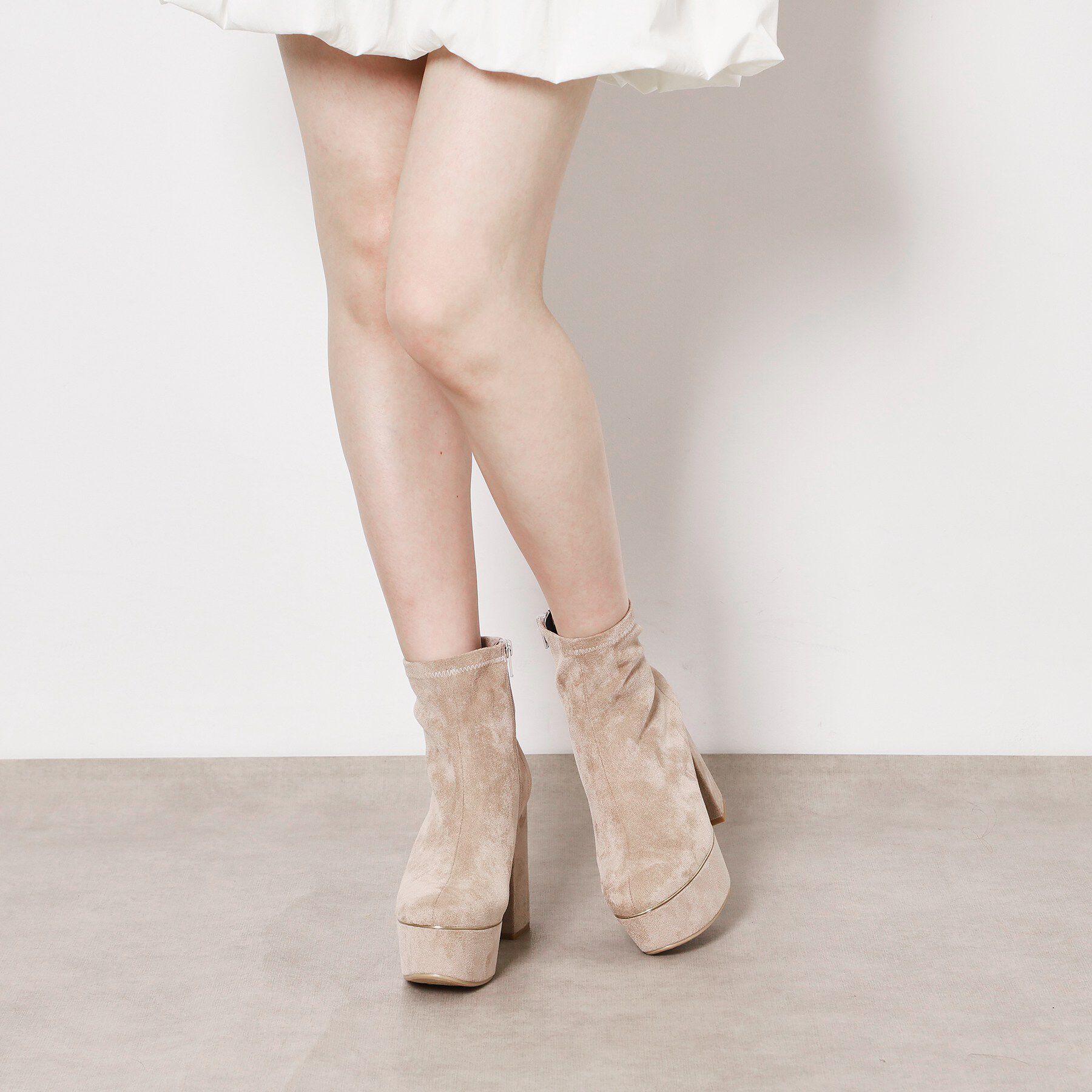 ESPERANZA「【ラク盛り／ショートブーツ】リピーター続出／脚長美脚 ゴールドライン厚底ショートブーツ」|ショートブーツ|