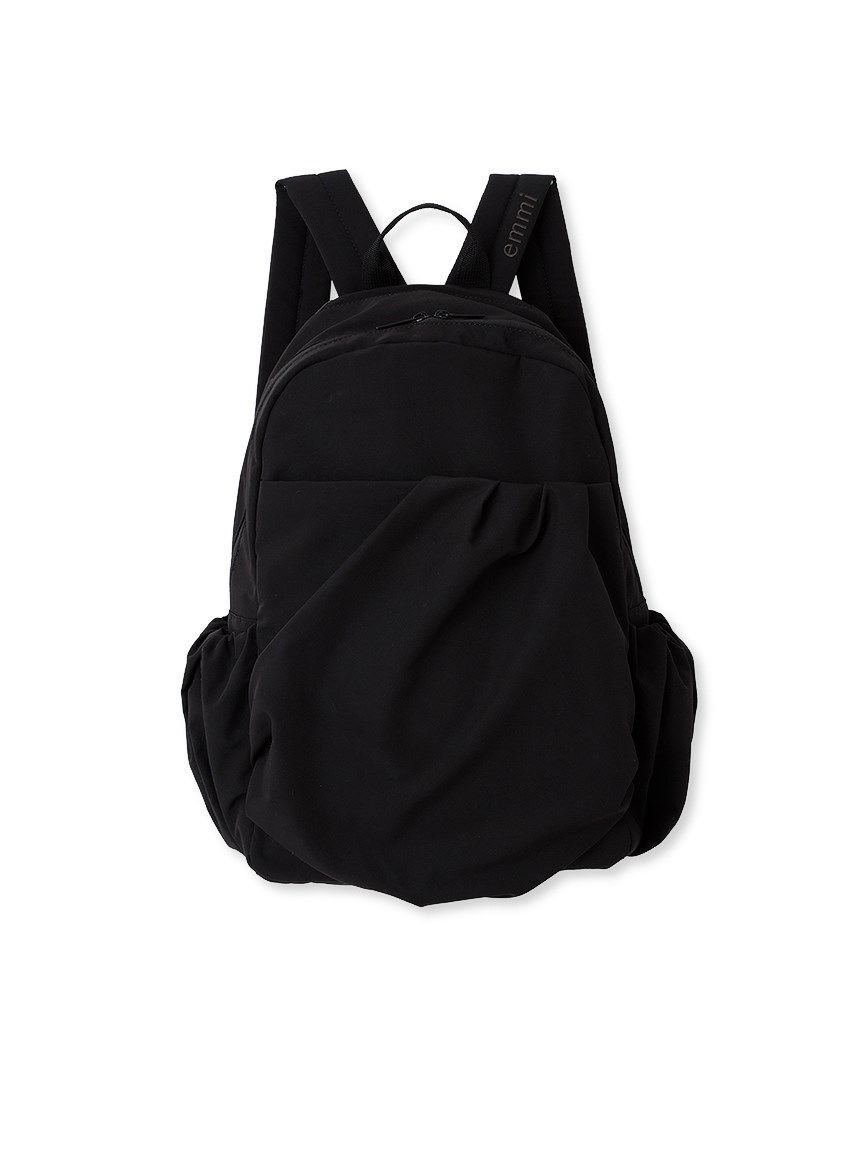 emmi atelier「【ONLINE限定カラー】eco 撥水ギャザーボディーバックパック」|リュック|