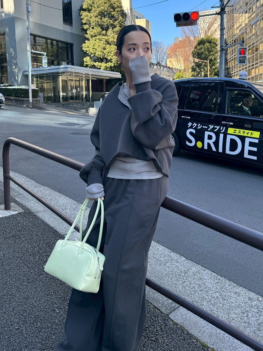 emmi atelier「Vネックスウェットプルオーバー【セットアップ対応】」|Tシャツ・カットソー|