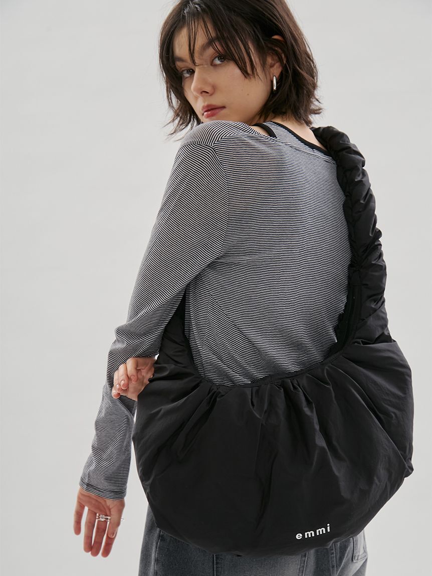 emmi atelier「ギャザーディテールショルダーバッグ/撥水」|ショルダー・メッセンジャー|