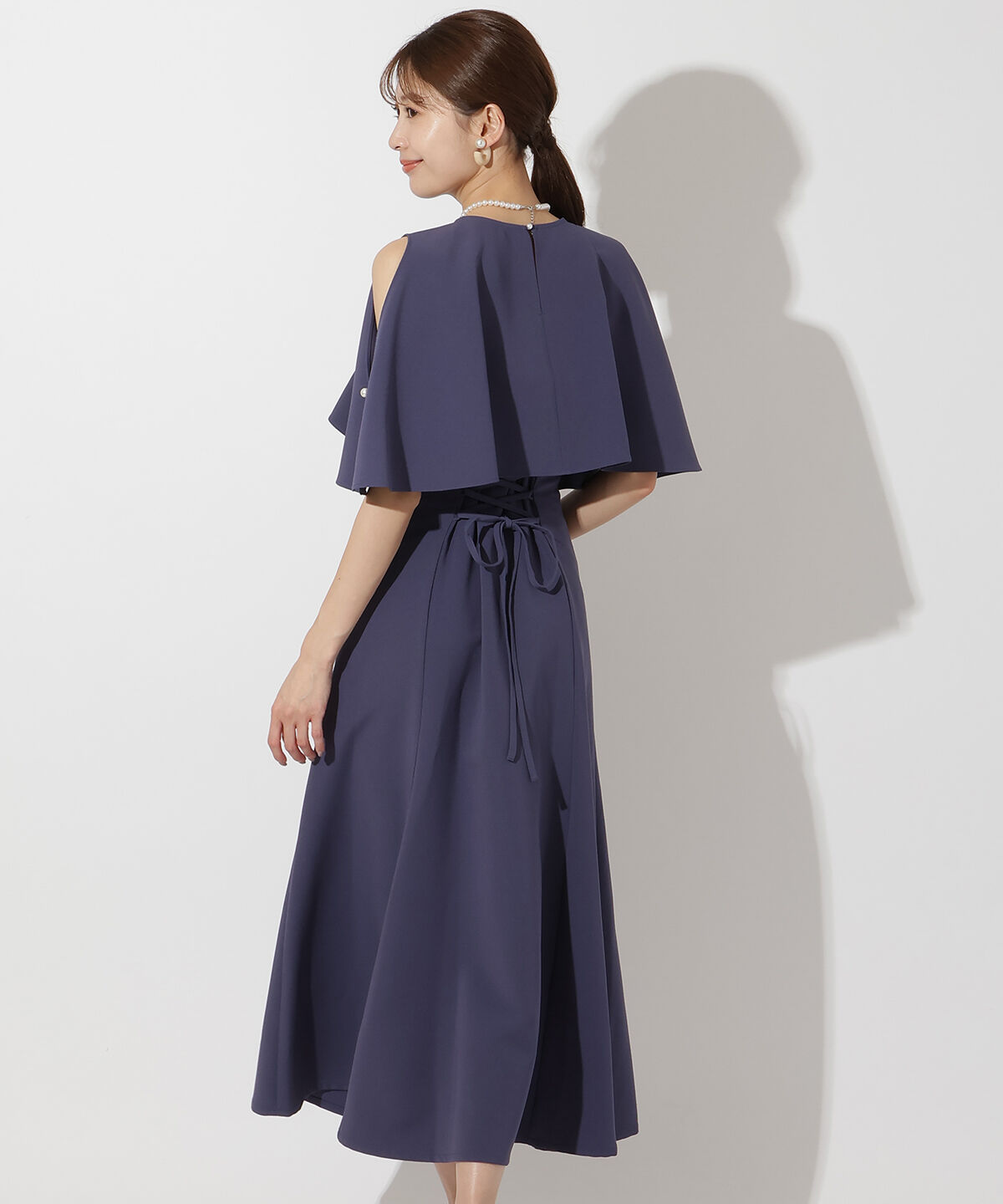 アンドクチュール「ケープレイヤードクルーネックドレス」|ドレス|