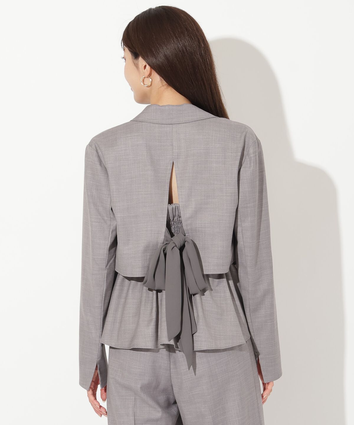 アンドクチュール「シャンブレーバックリボンショートジャケット」|テーラードジャケット|