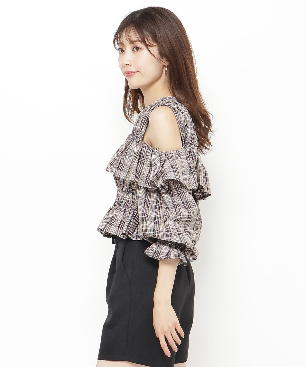 アンドクチュール「オープンショルダーチェックフリルブラウス」|シャツ・ブラウス|